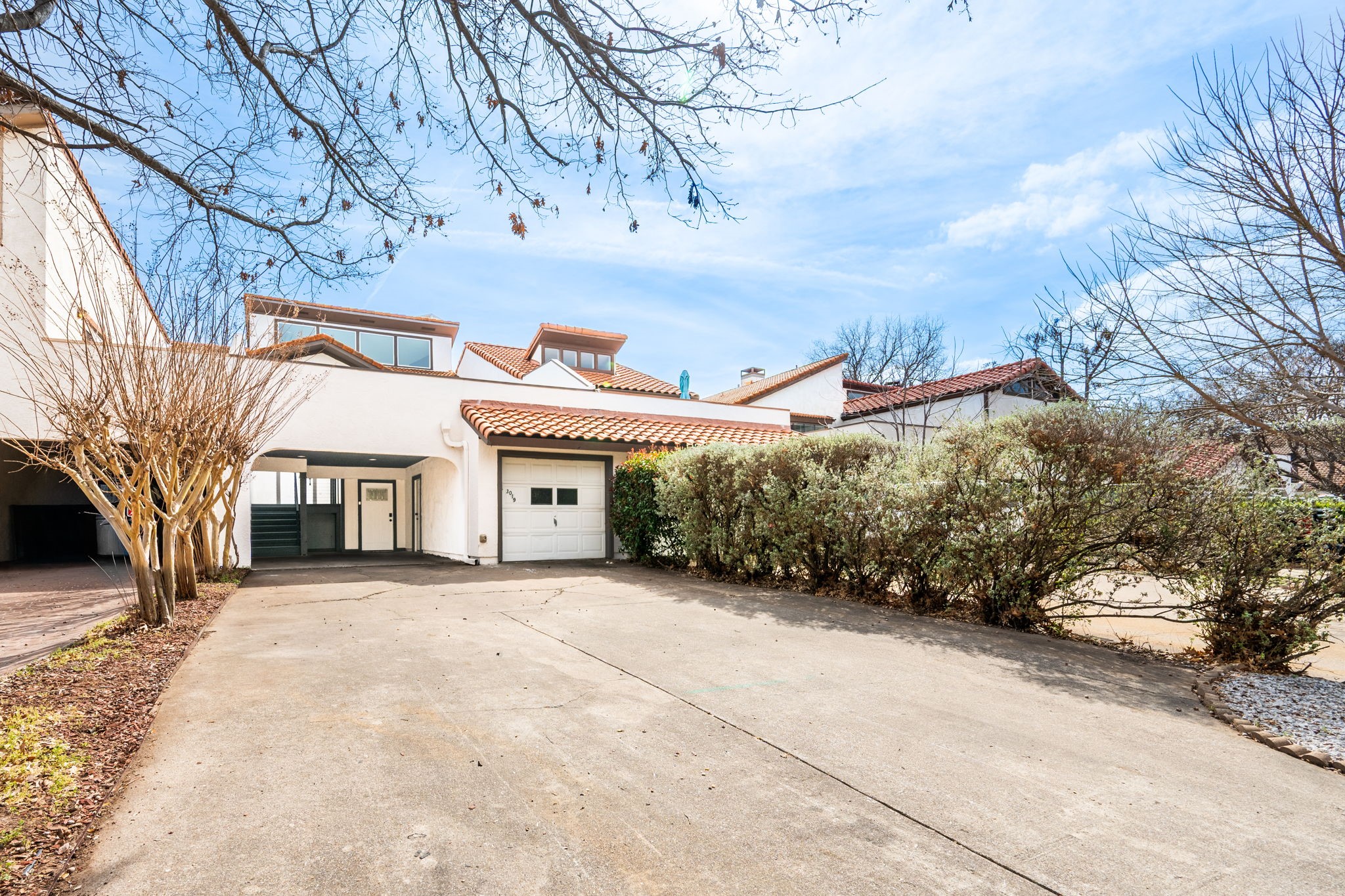 3019 Lakeside Drive