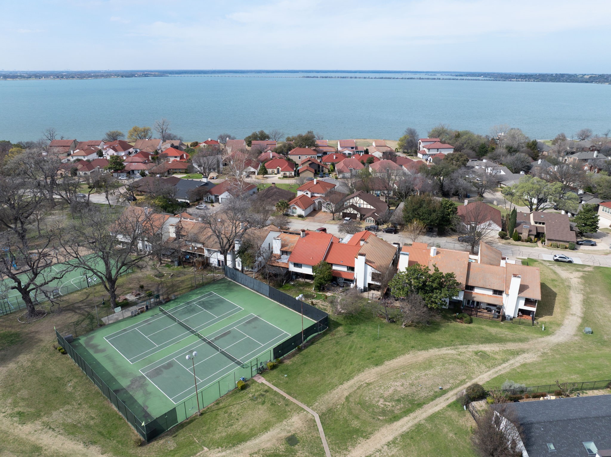 3019 Lakeside Drive