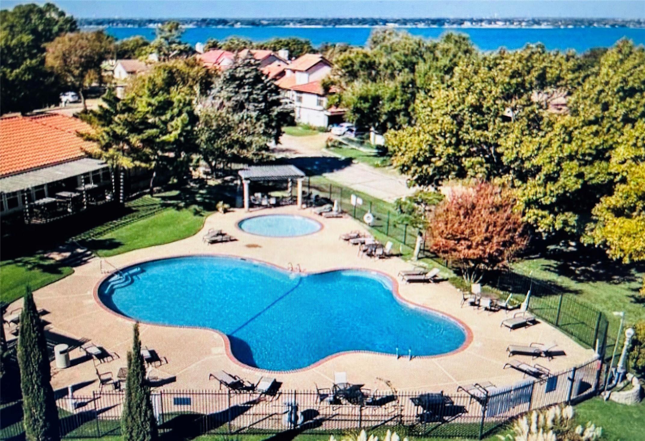 3019 Lakeside Drive