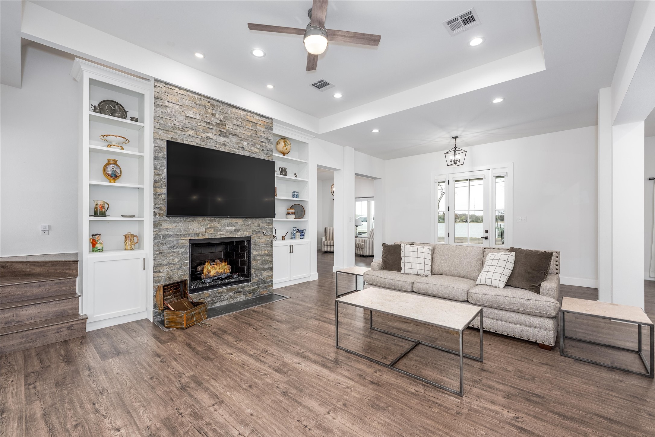 653 Enchanted Isles Drive