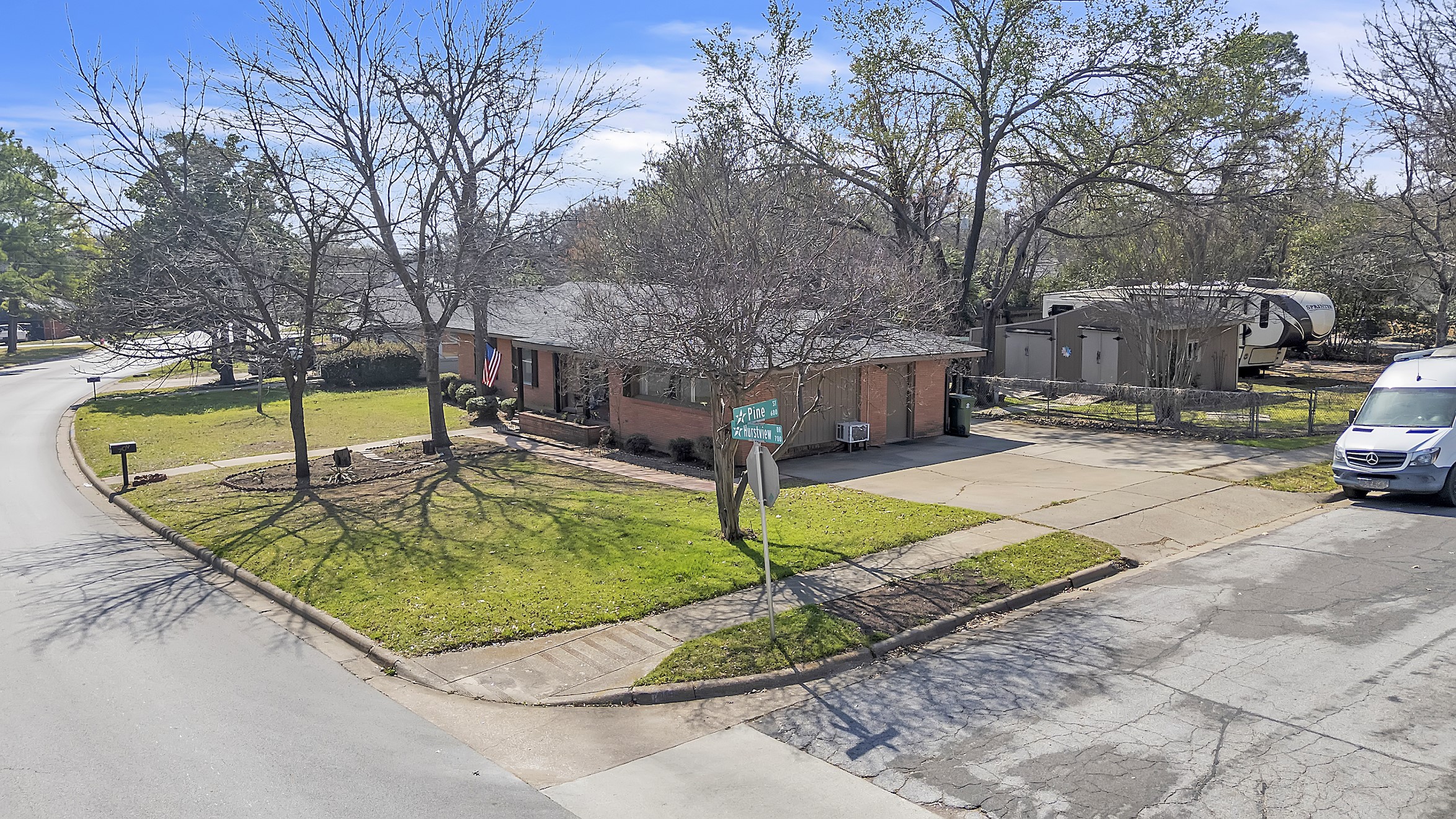 709 Hurstview Drive