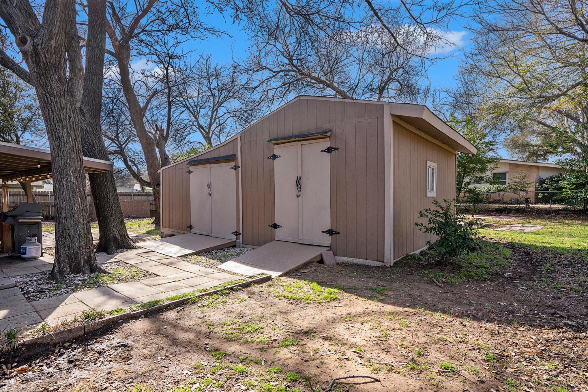 709 Hurstview Drive