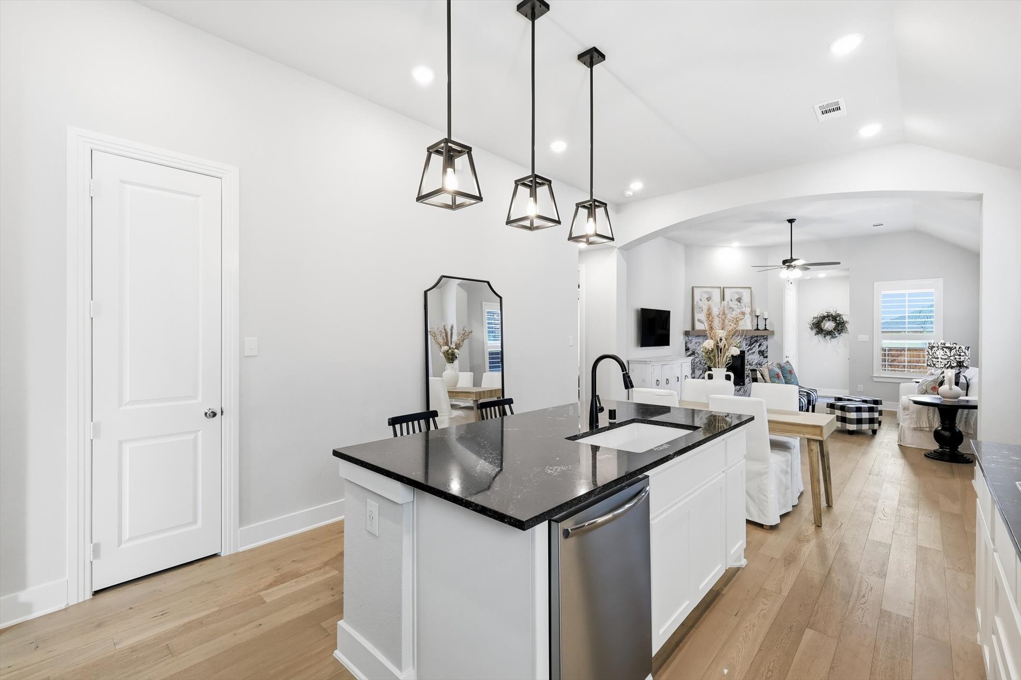 8128 Legacy Trail