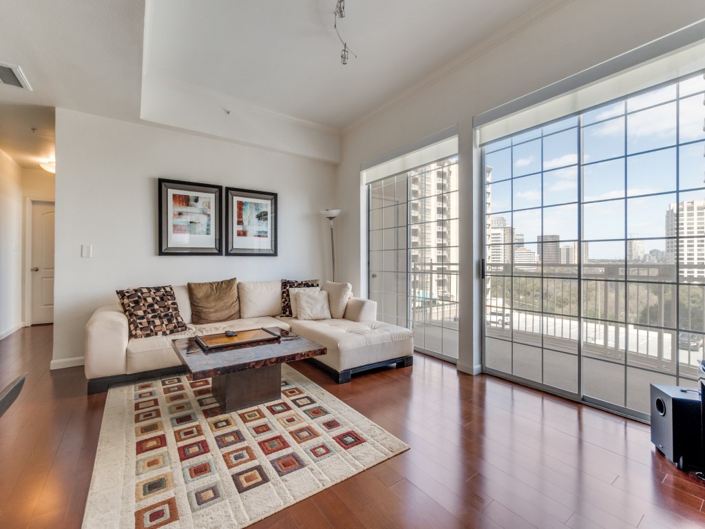 3225 Turtle Creek Boulevard 709