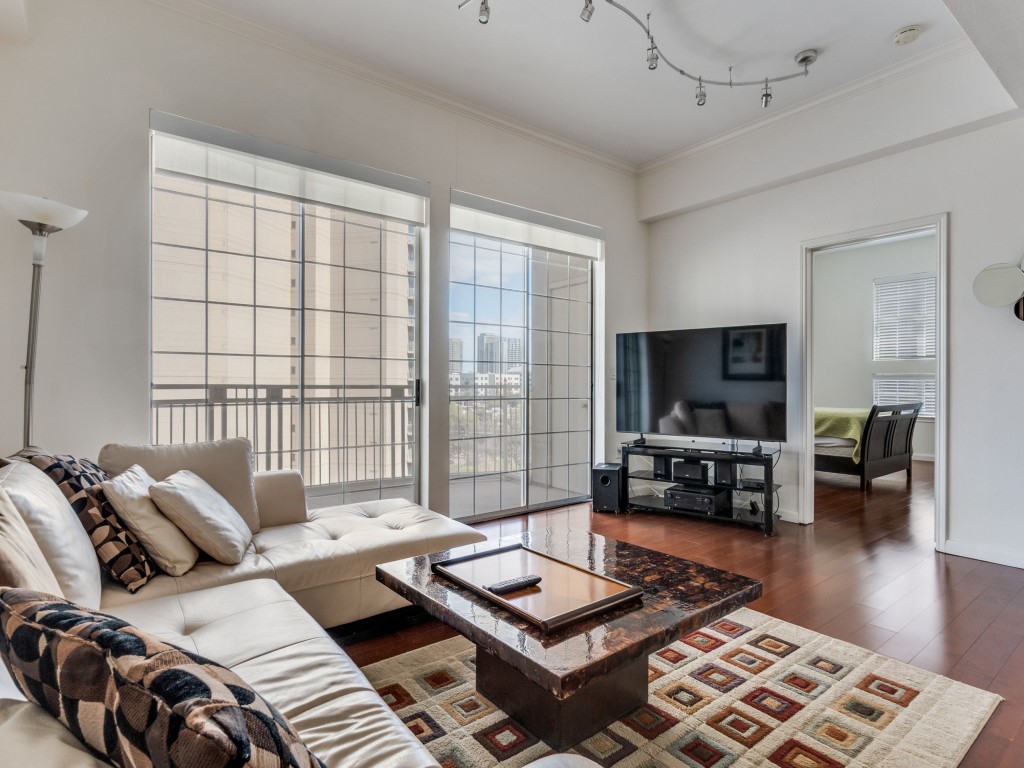3225 Turtle Creek Boulevard 709
