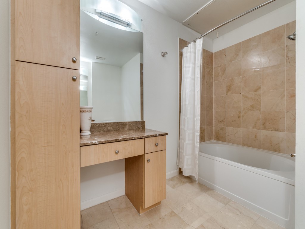 3225 Turtle Creek Boulevard 709