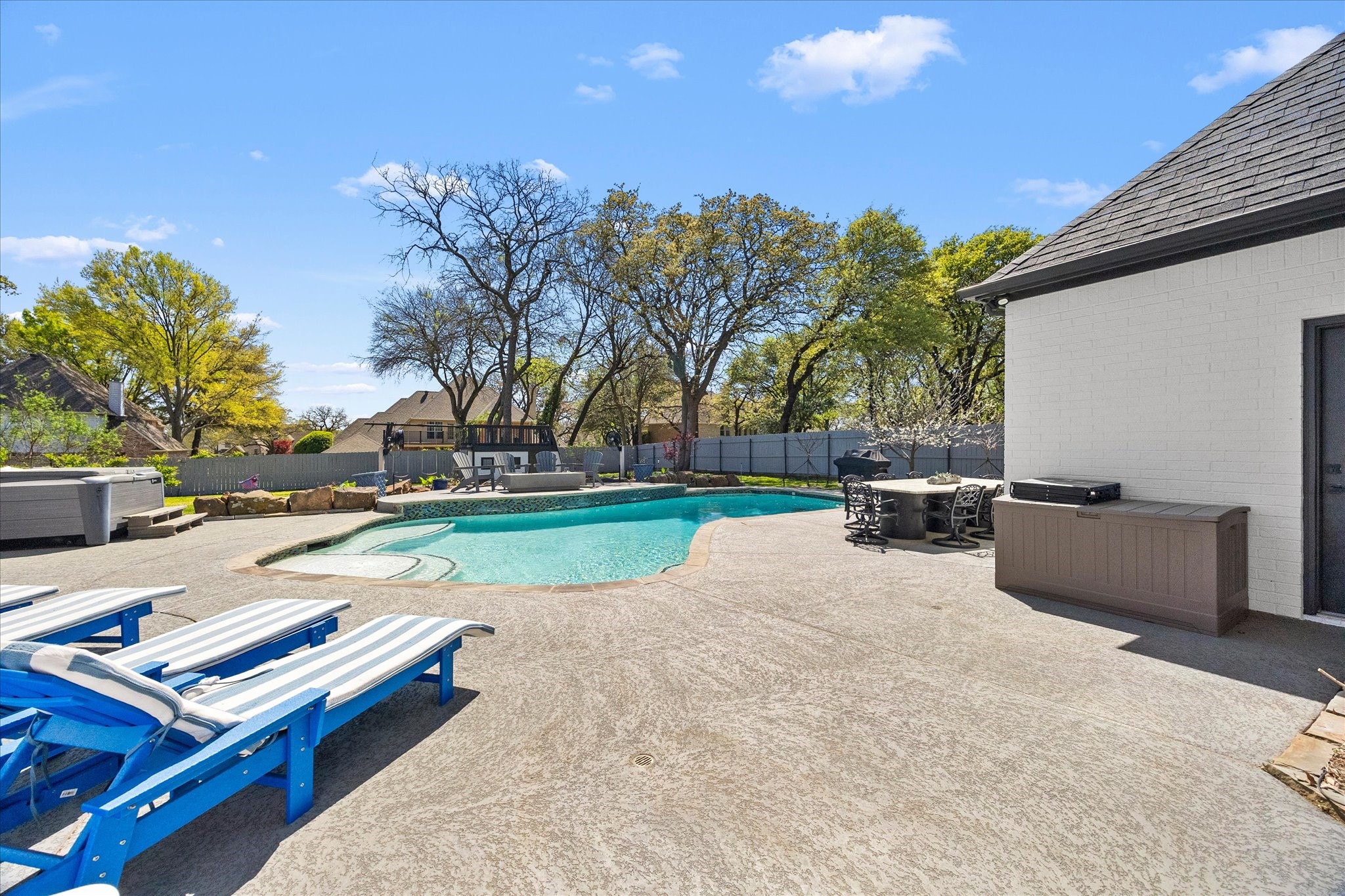 1107 Travis Court