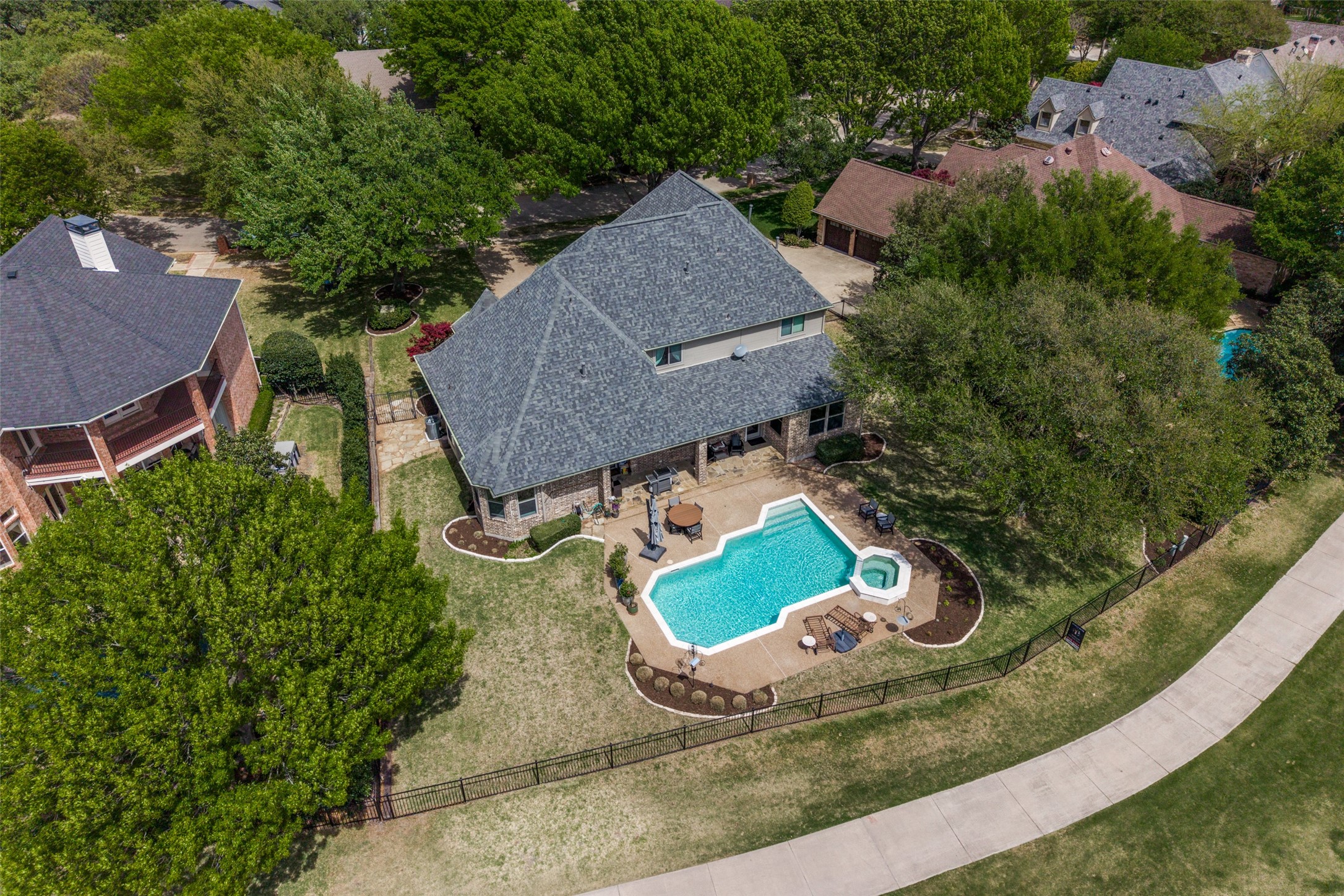 2332 Fairway Circle