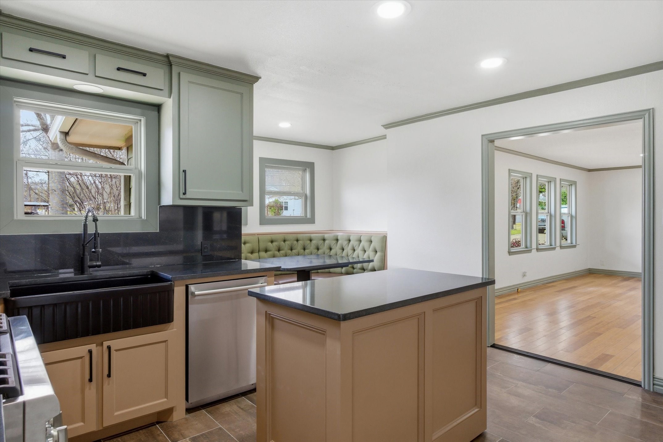 804 S Buffalo St Street