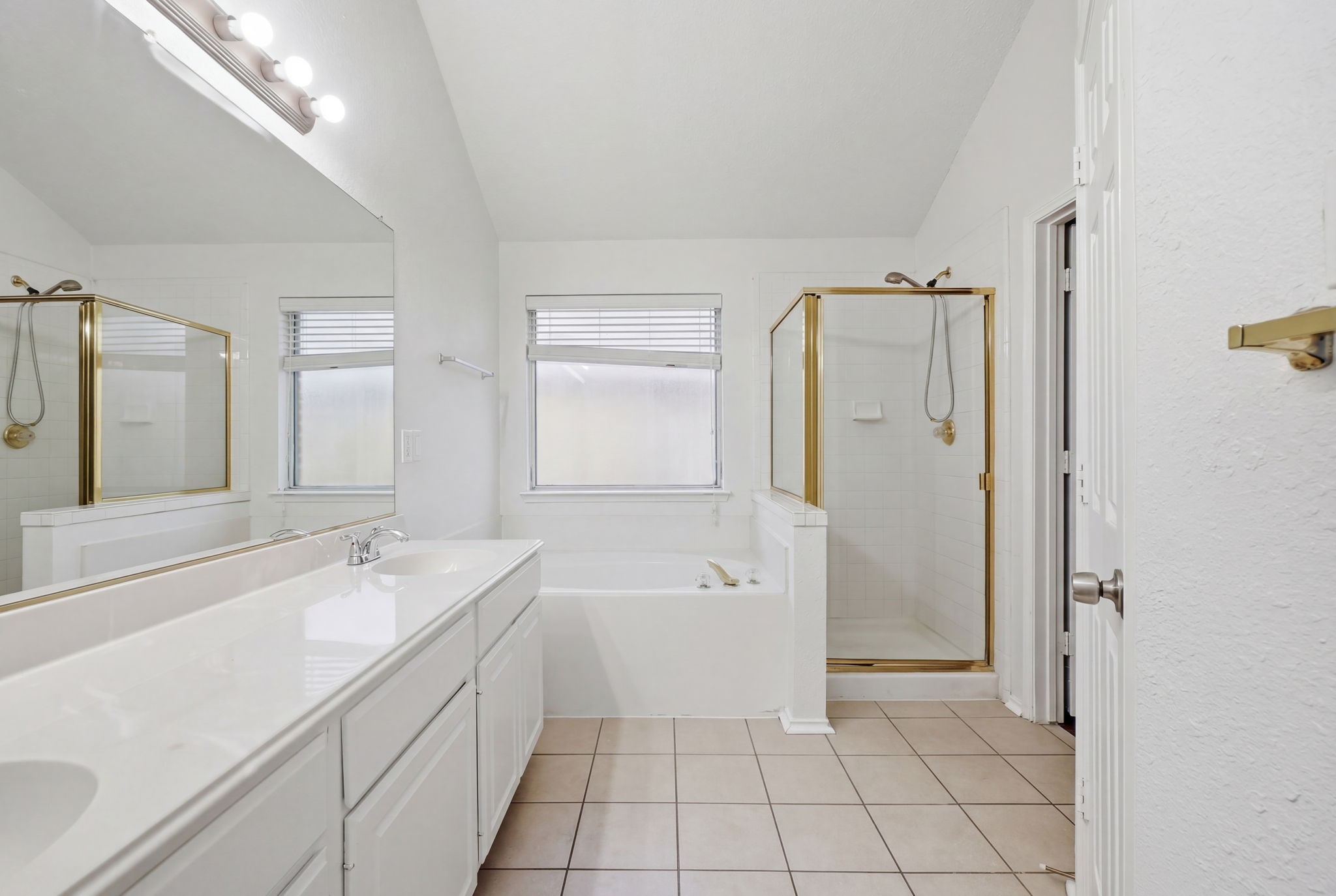 2525 Crooked Creek