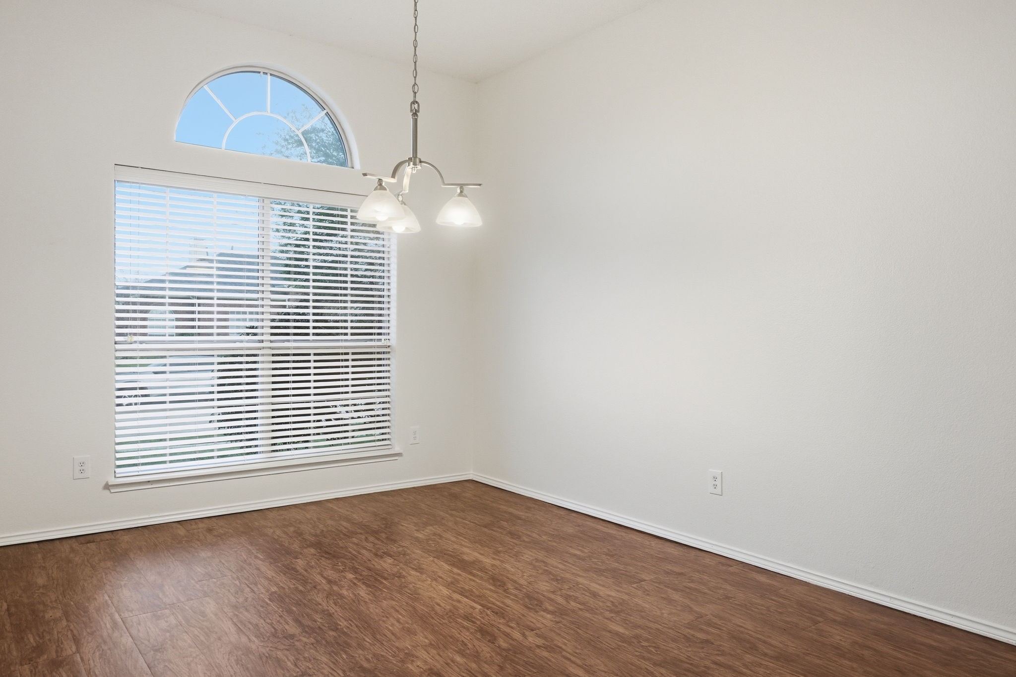 2525 Crooked Creek