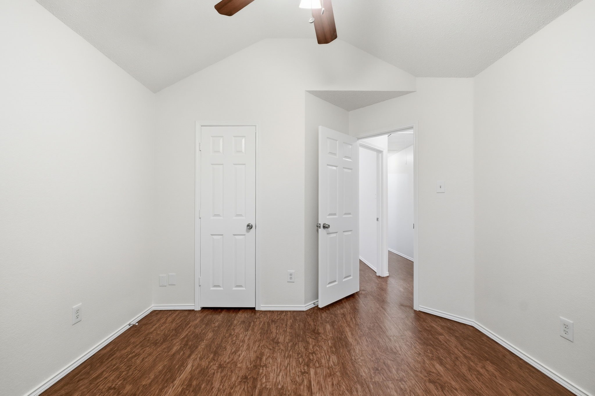 2525 Crooked Creek