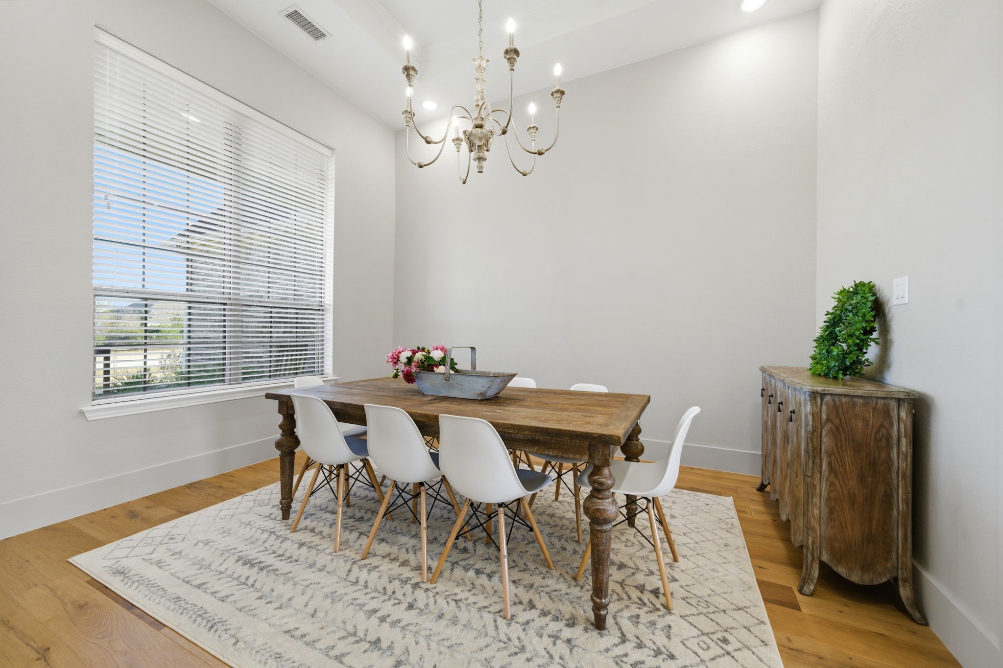 332 Ledstone Court