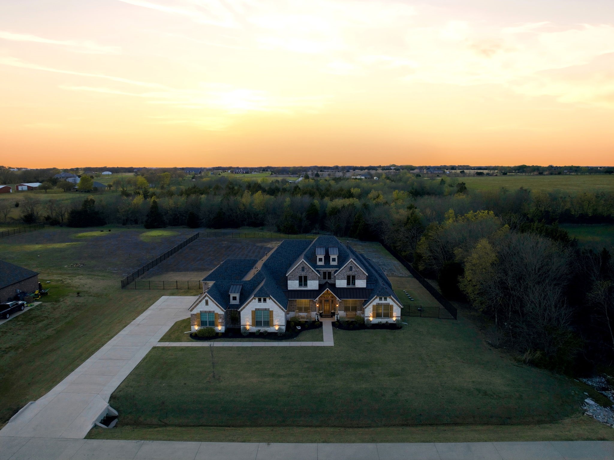 332 Ledstone Court