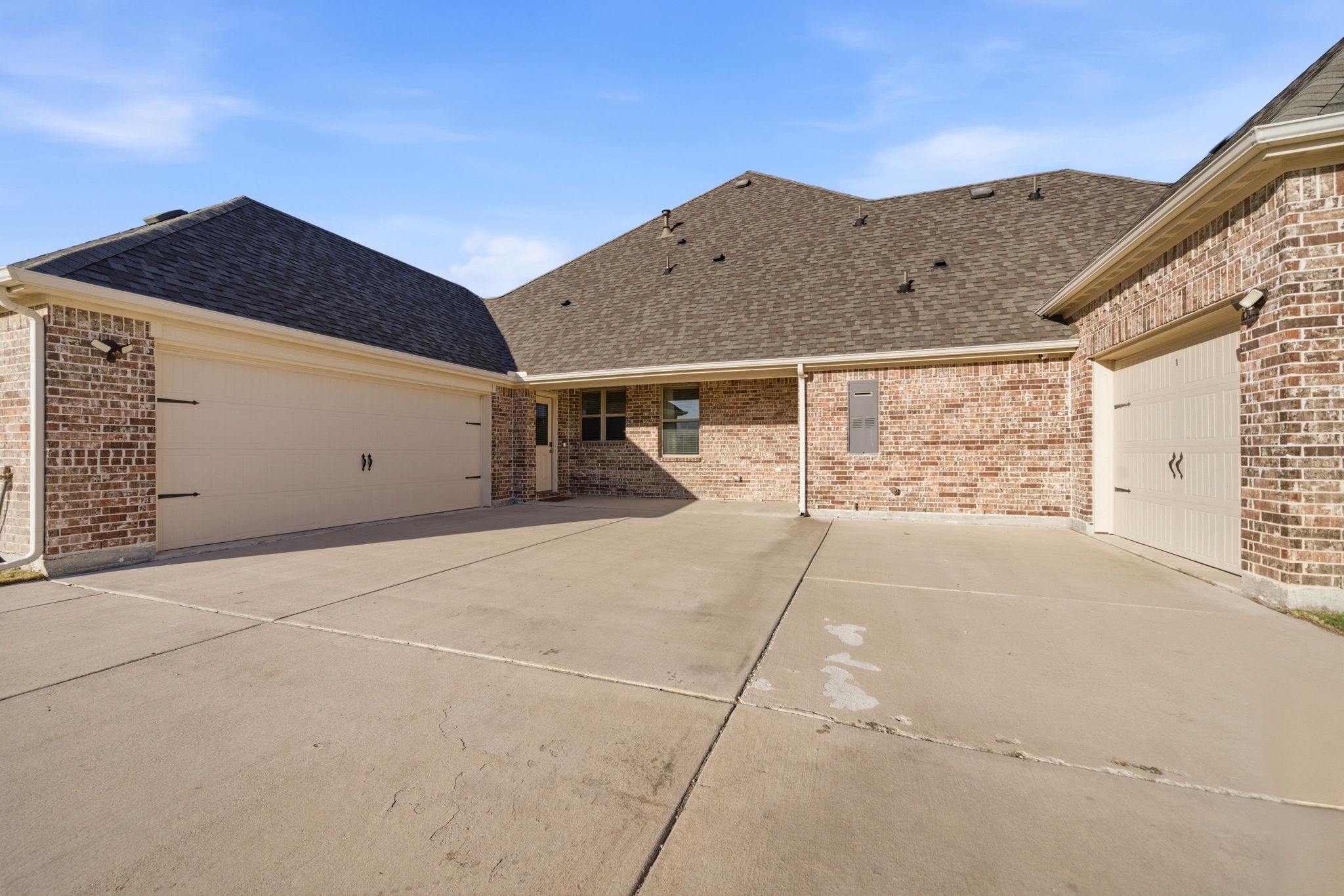 332 Ledstone Court