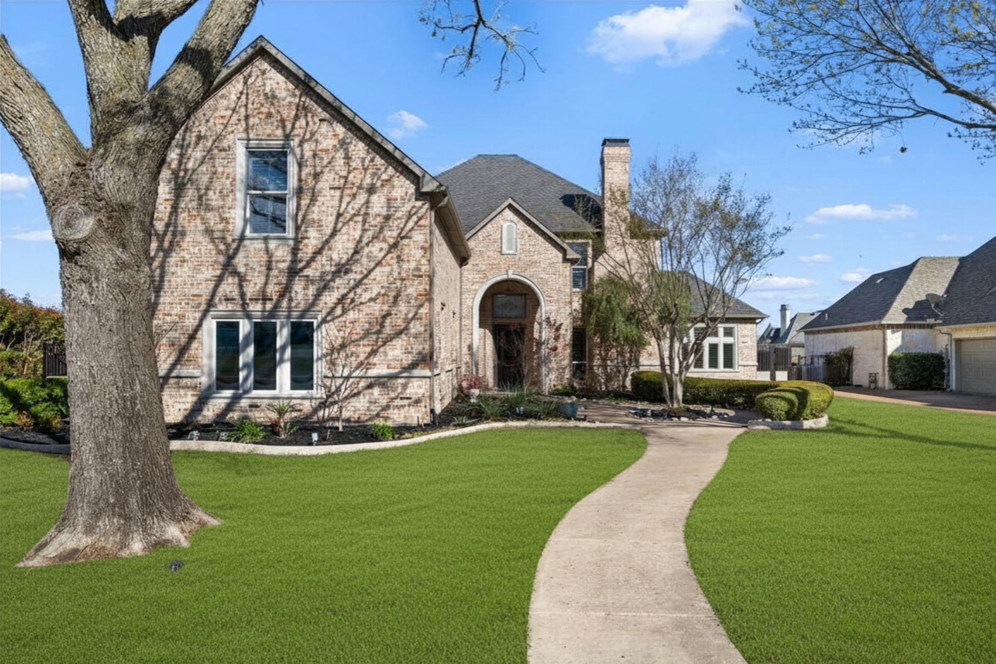 912 Country Club Drive