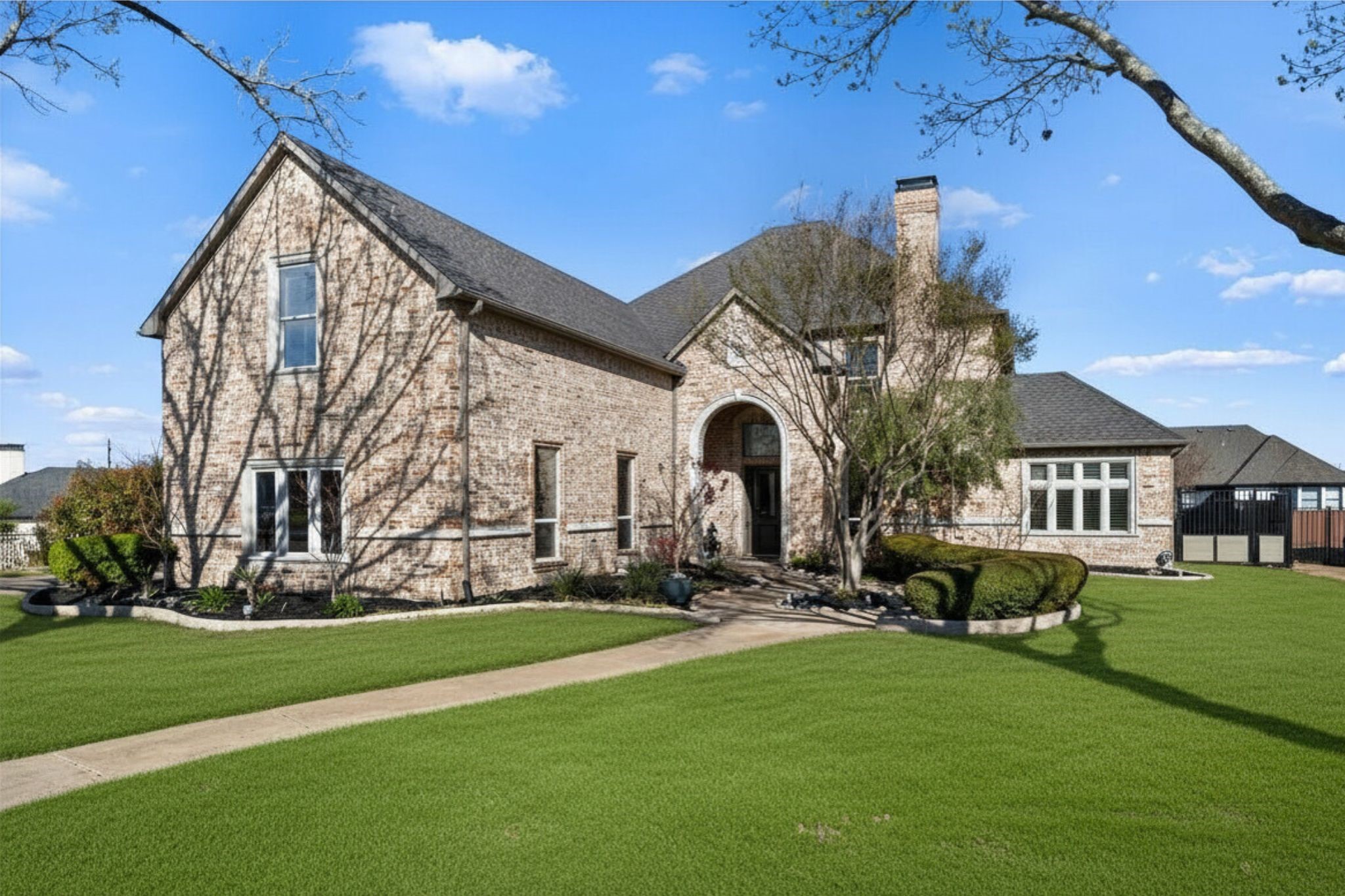 912 Country Club Drive