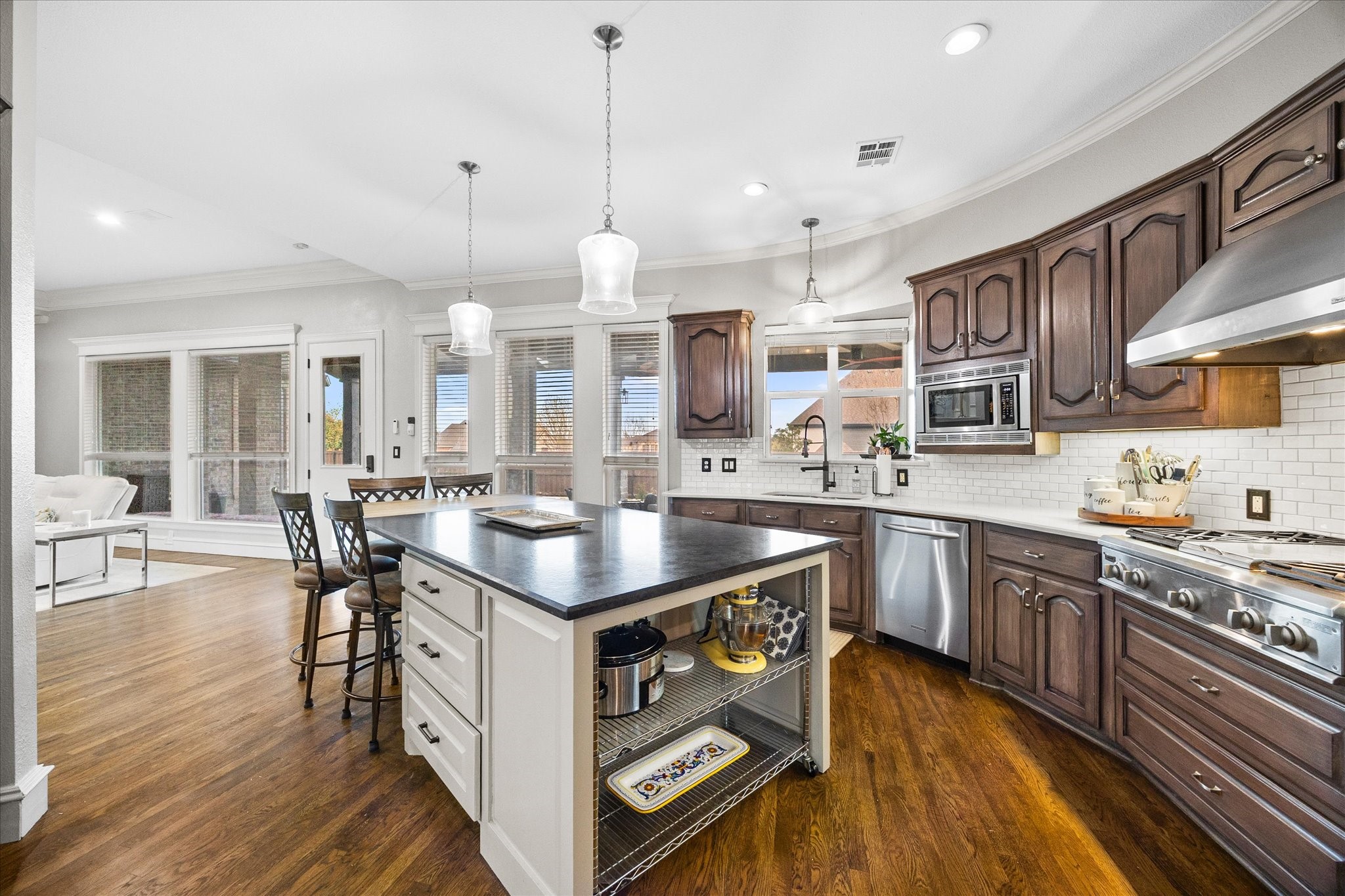 912 Country Club Drive