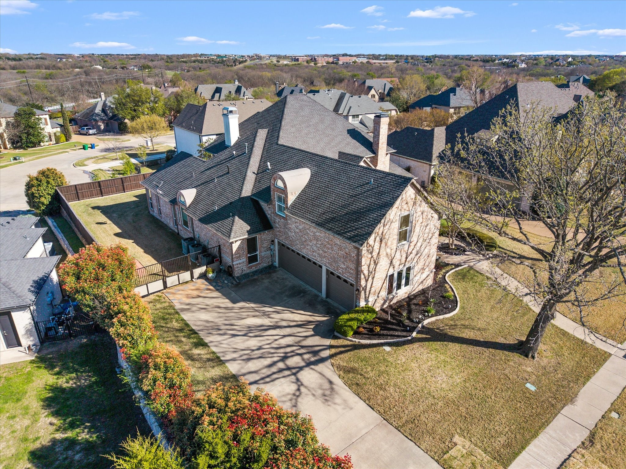 912 Country Club Drive