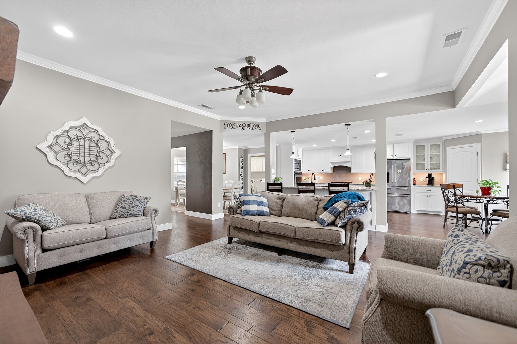 102 Royal Oaks Drive