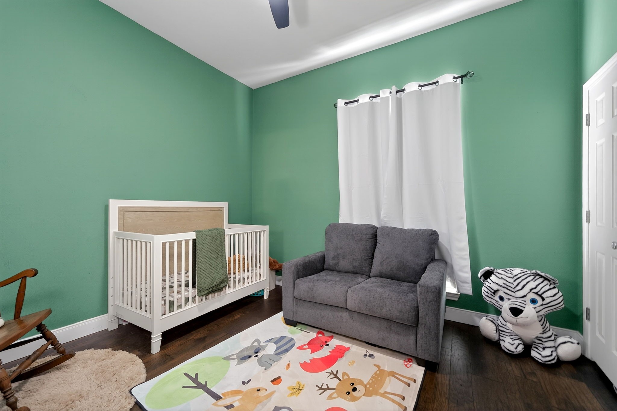 102 Royal Oaks Drive