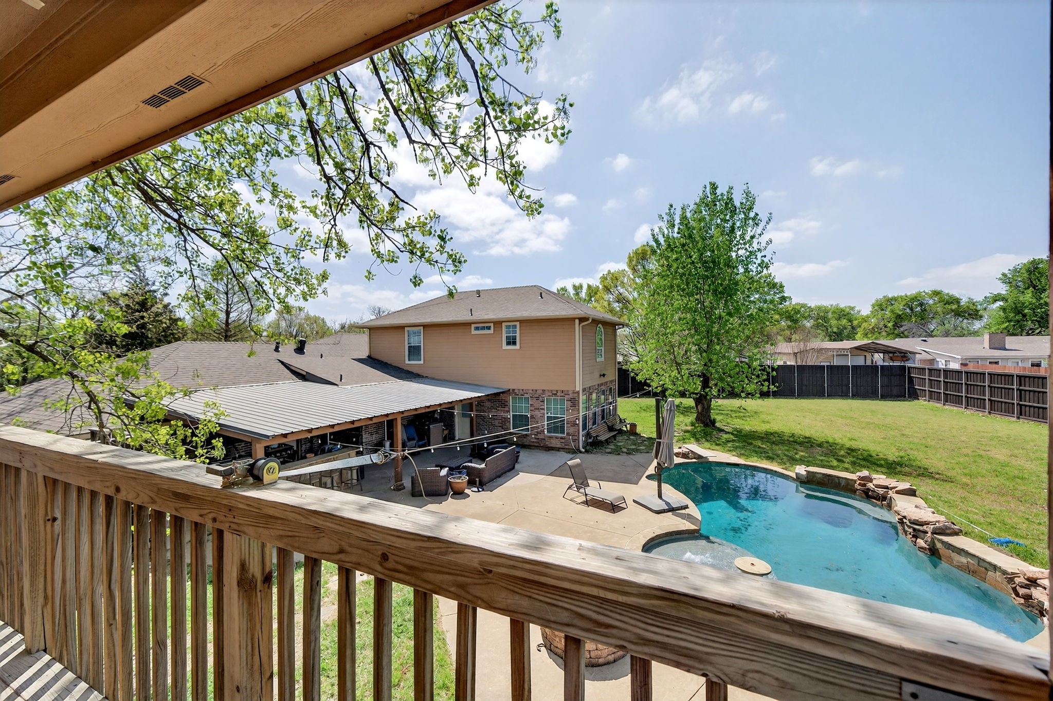 102 Royal Oaks Drive