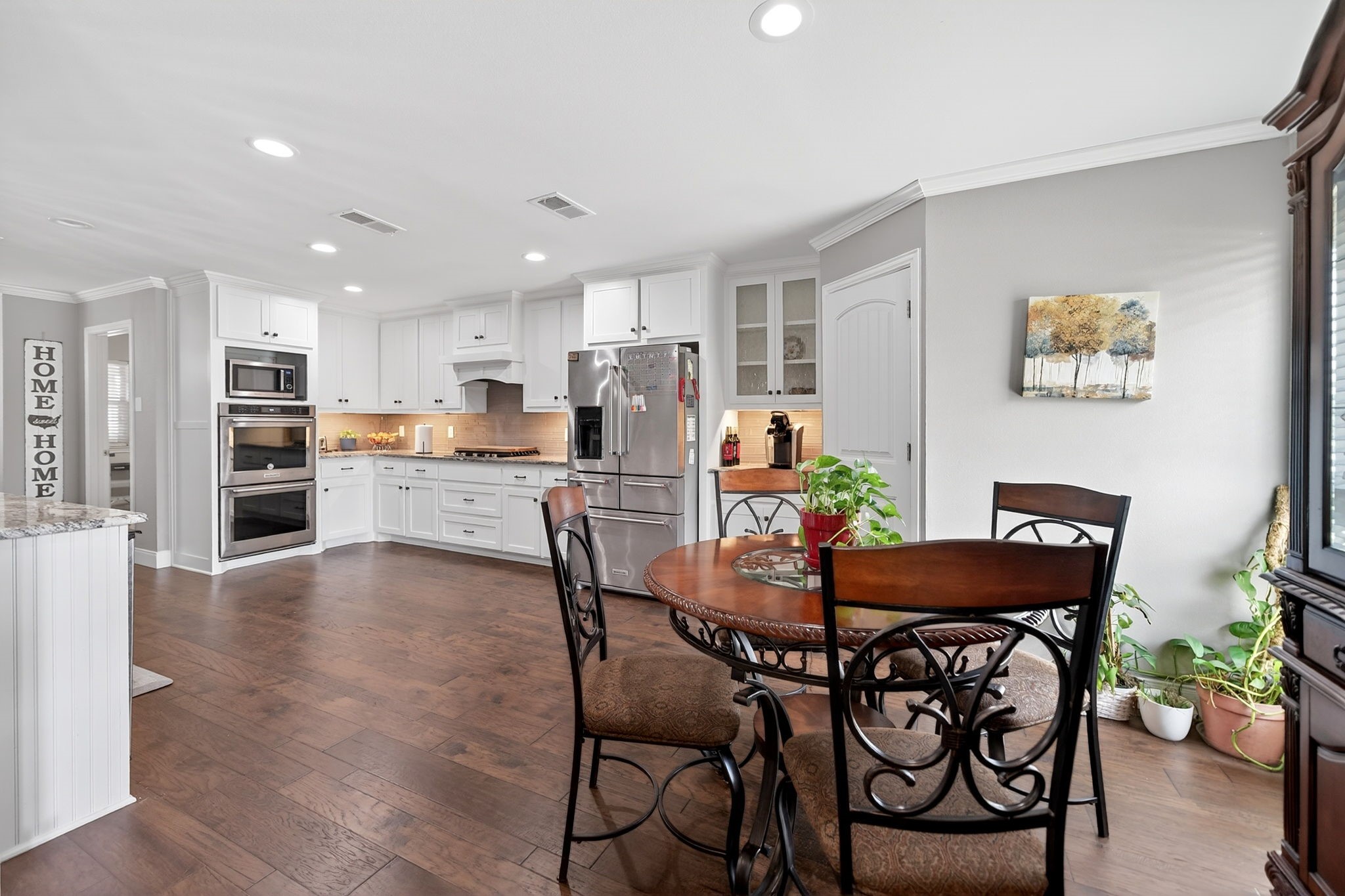 102 Royal Oaks Drive