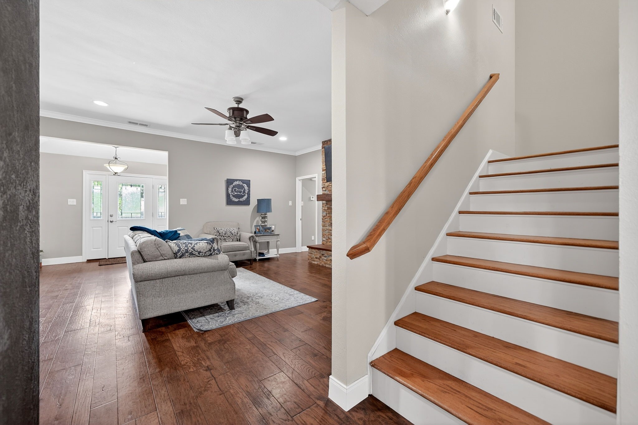 102 Royal Oaks Drive