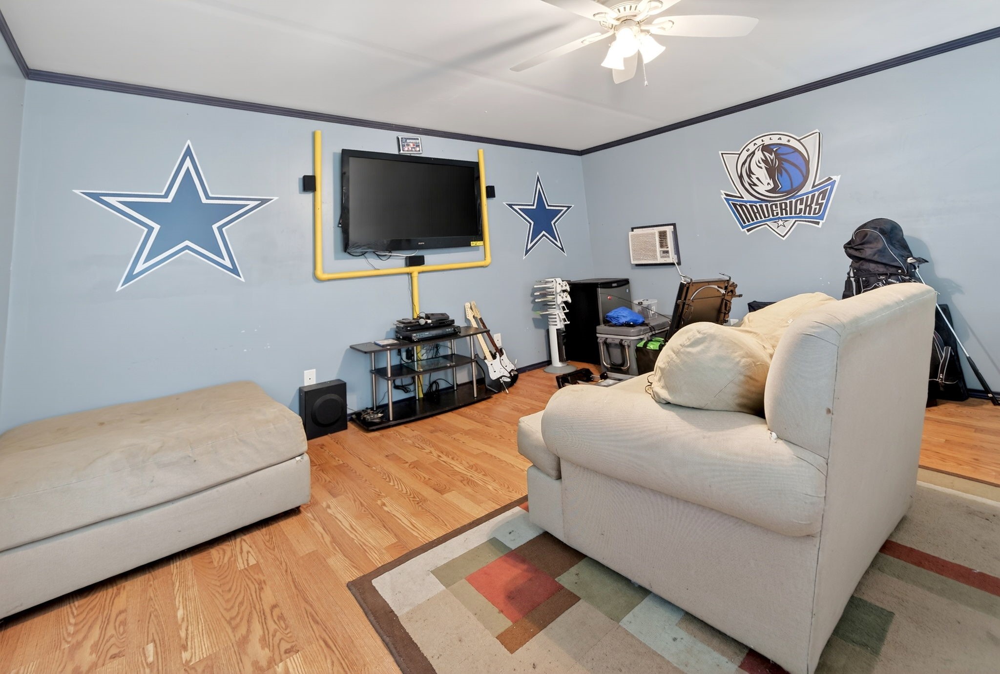 102 Royal Oaks Drive