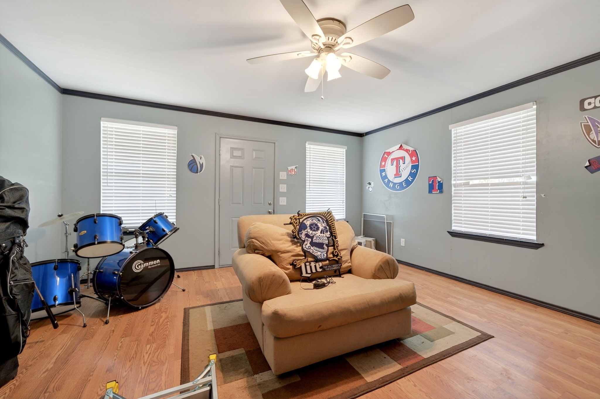 102 Royal Oaks Drive