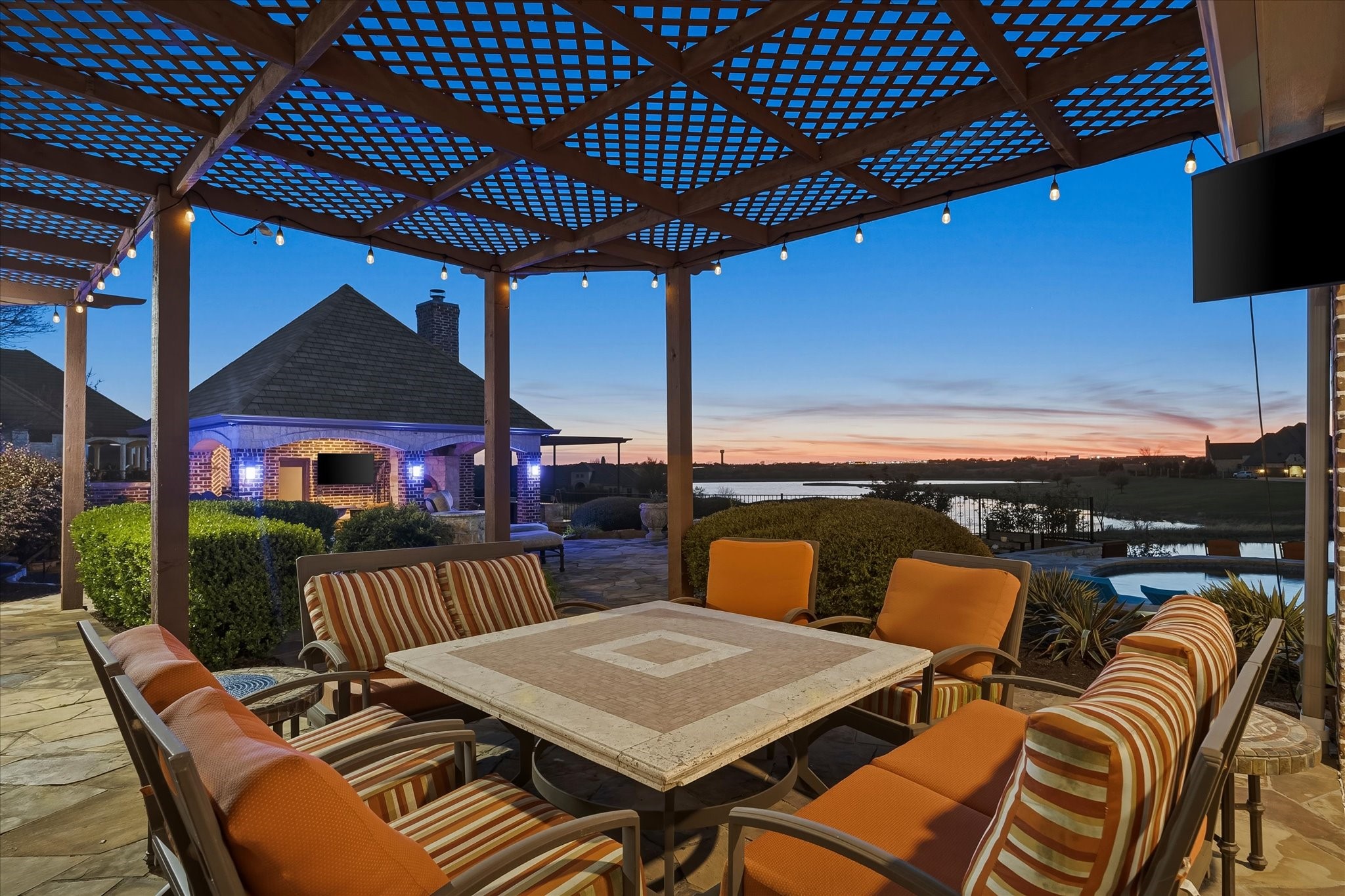 1572 Rabbit Ridge Road