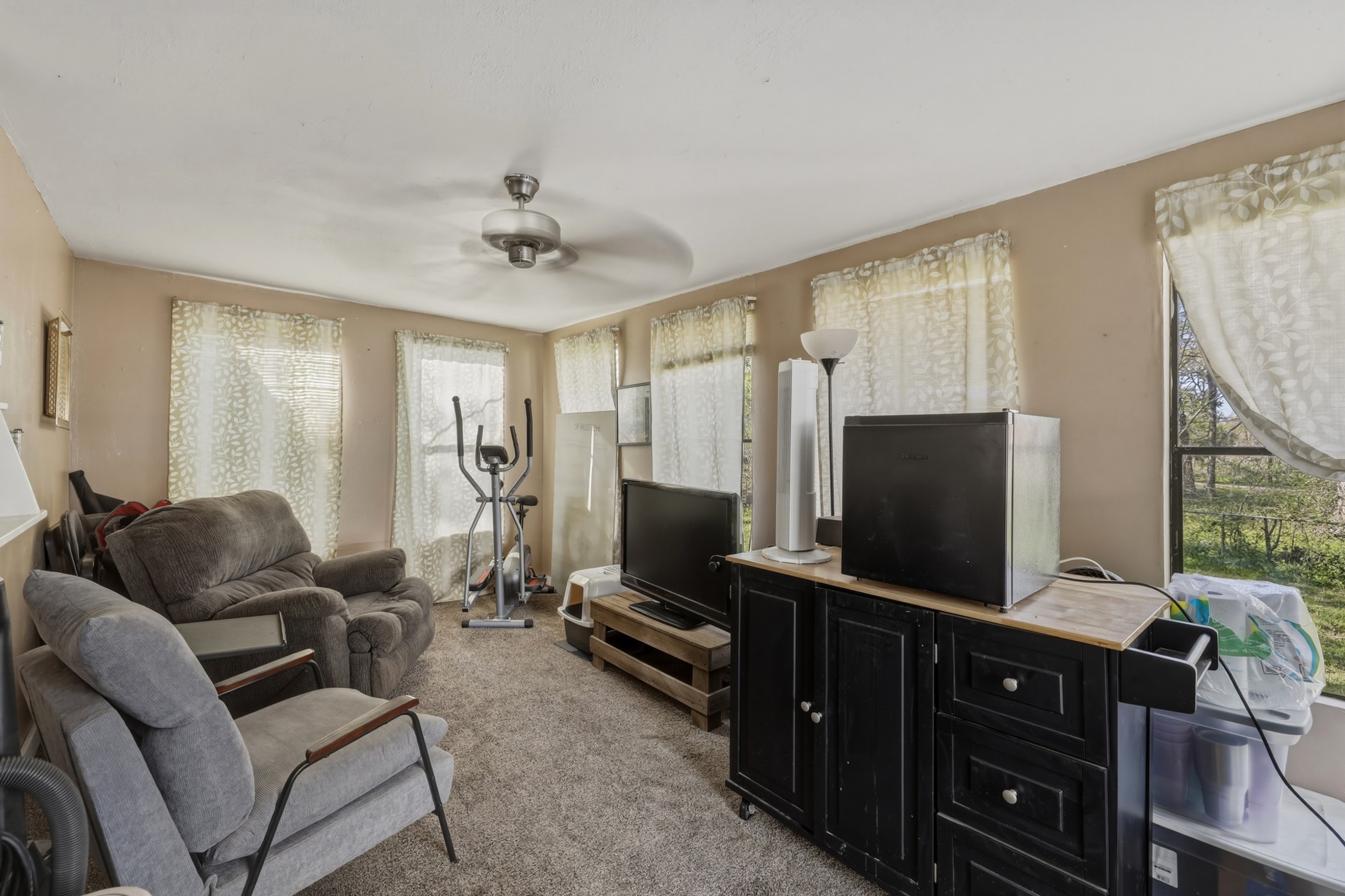9747 Navajo Lane
