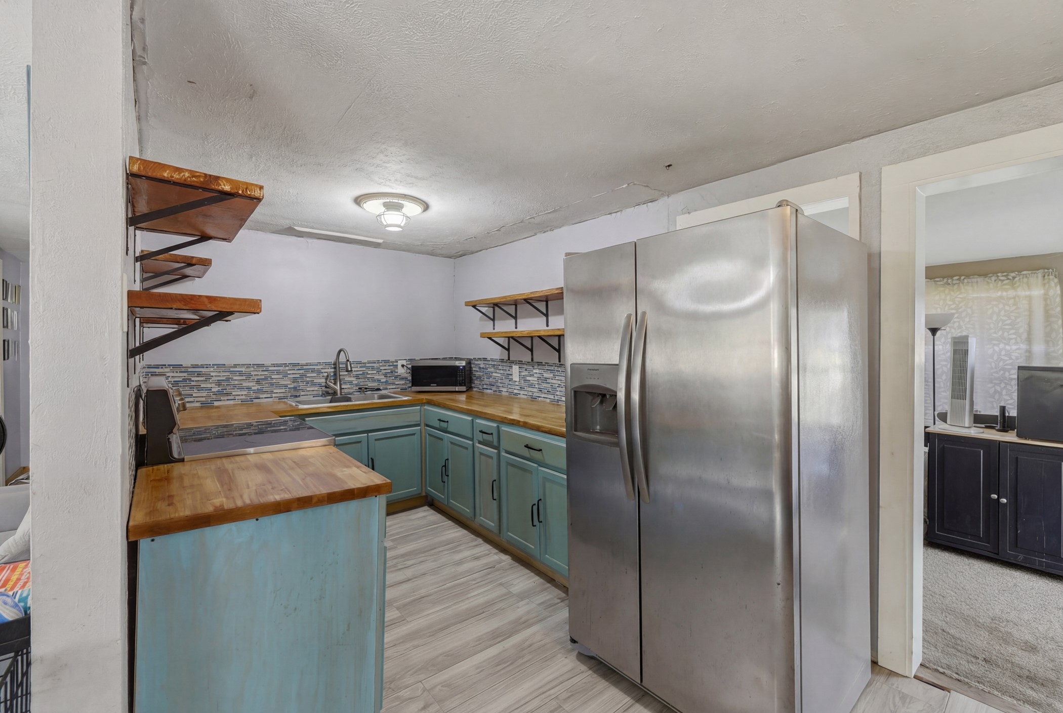 9747 Navajo Lane