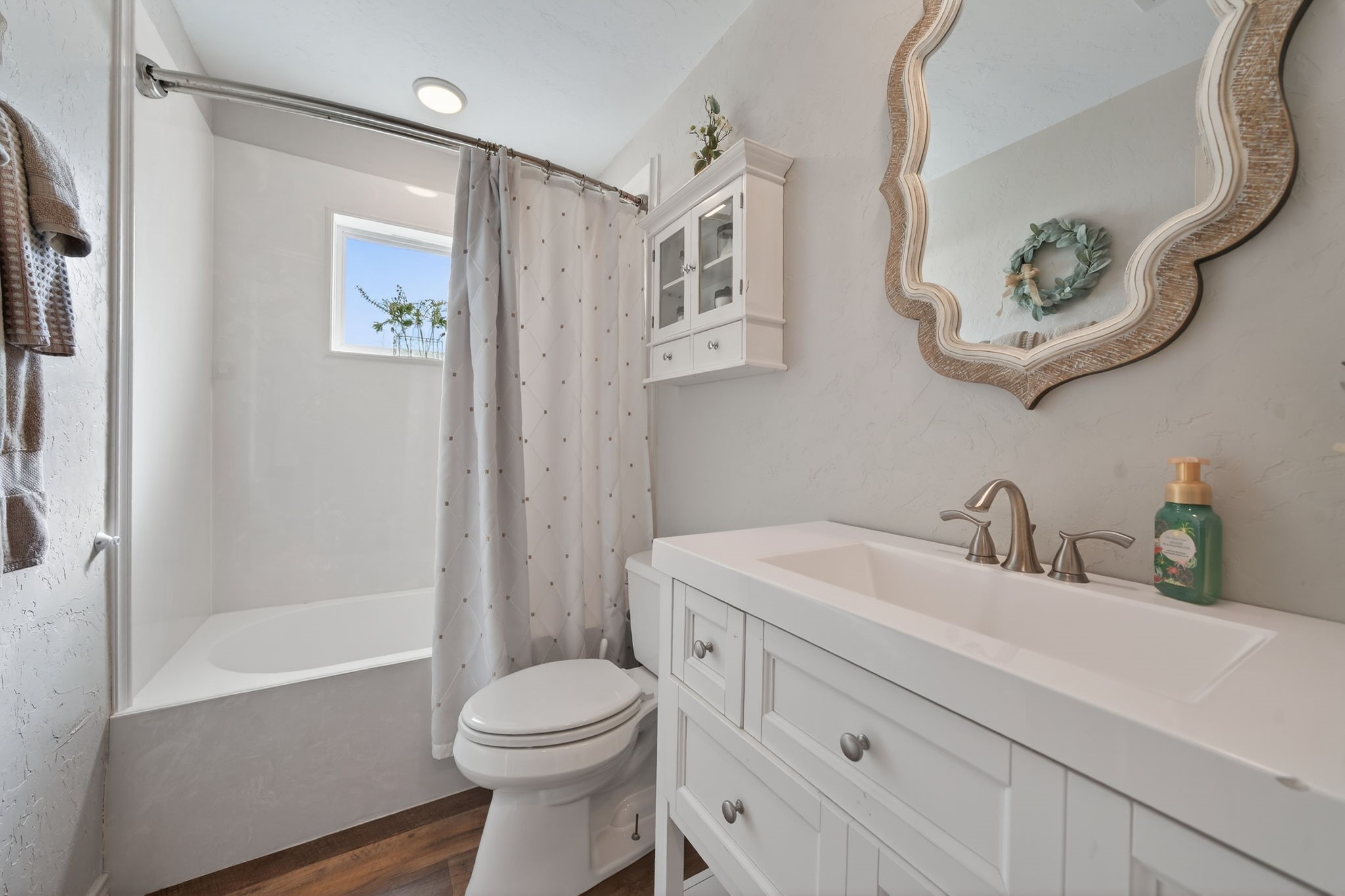 150 S Westlake Drive