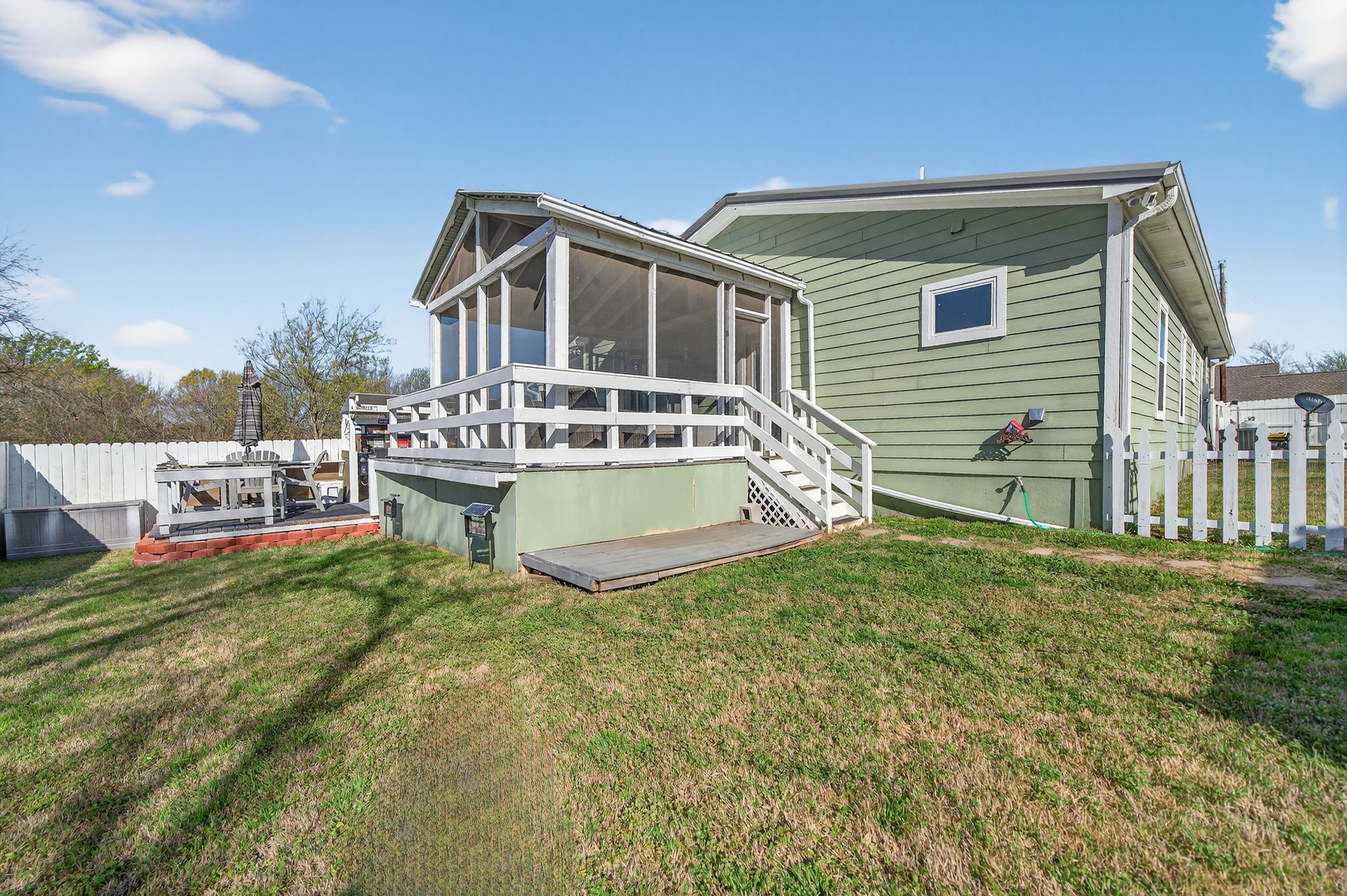 150 S Westlake Drive