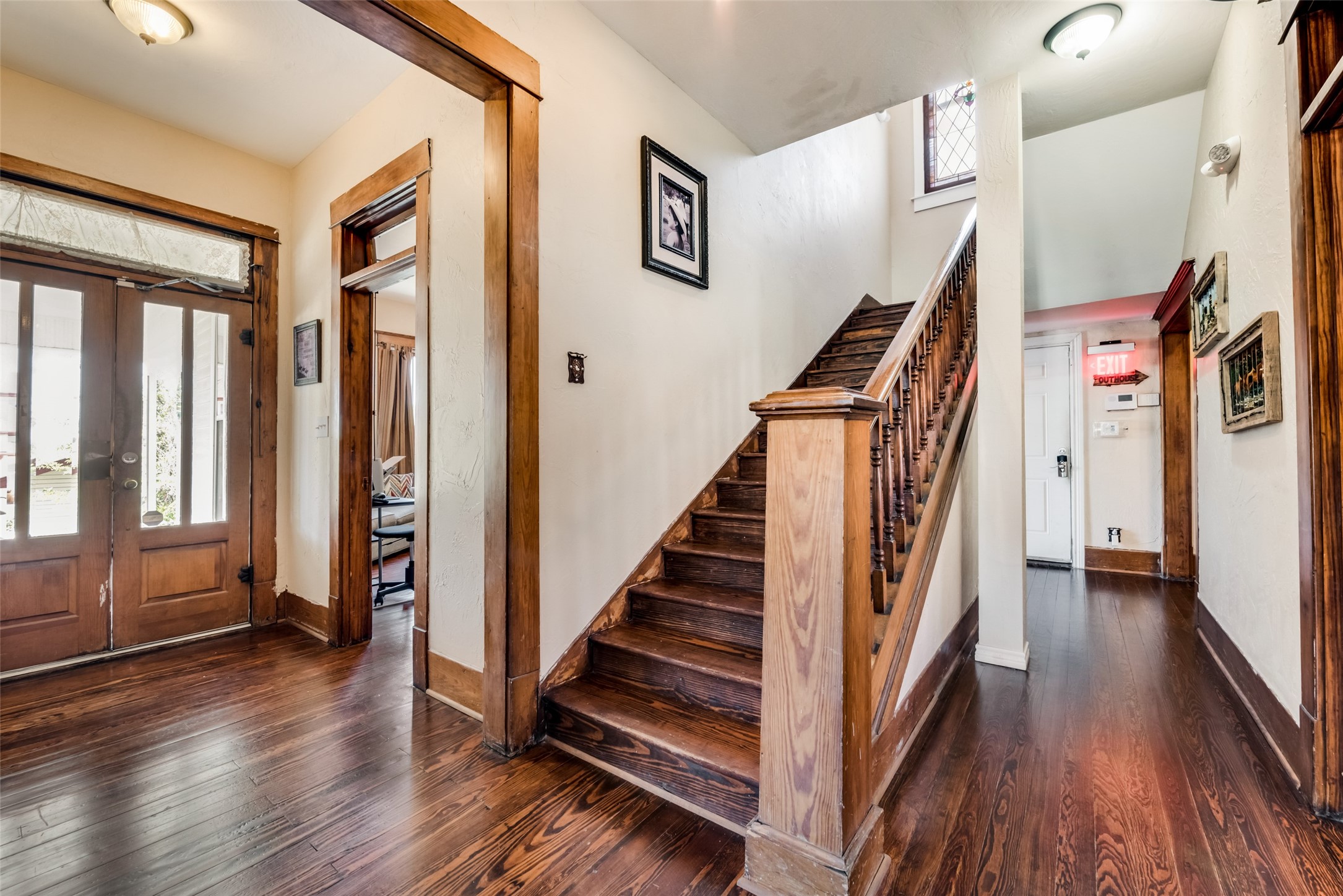 908 Goliad Street