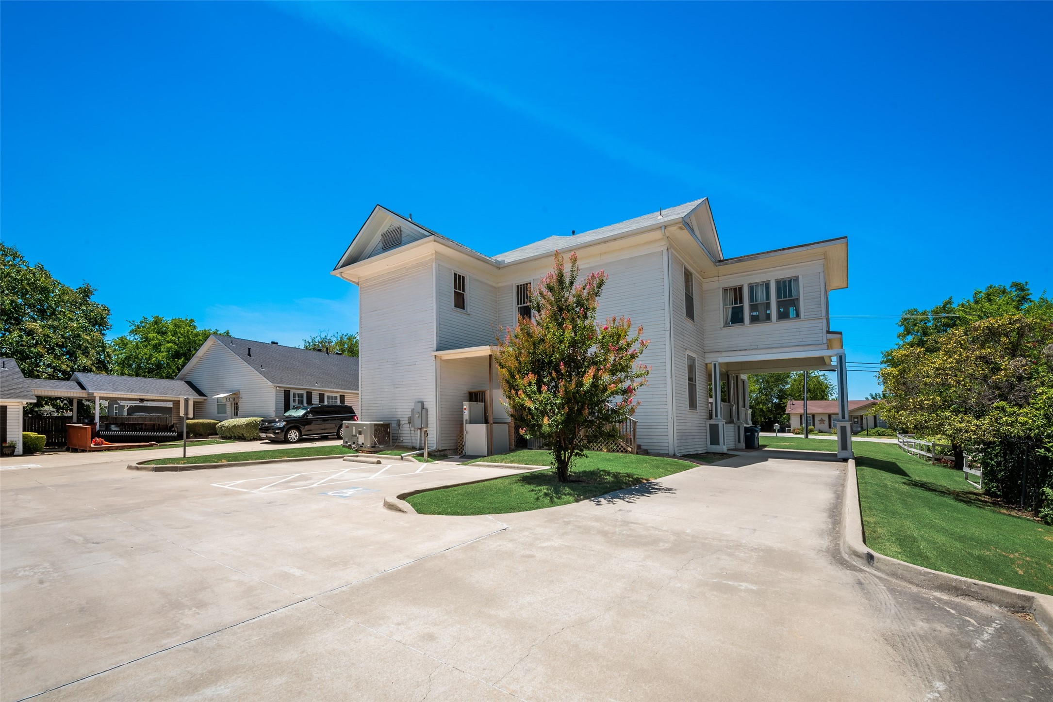 908 N Goliad Street