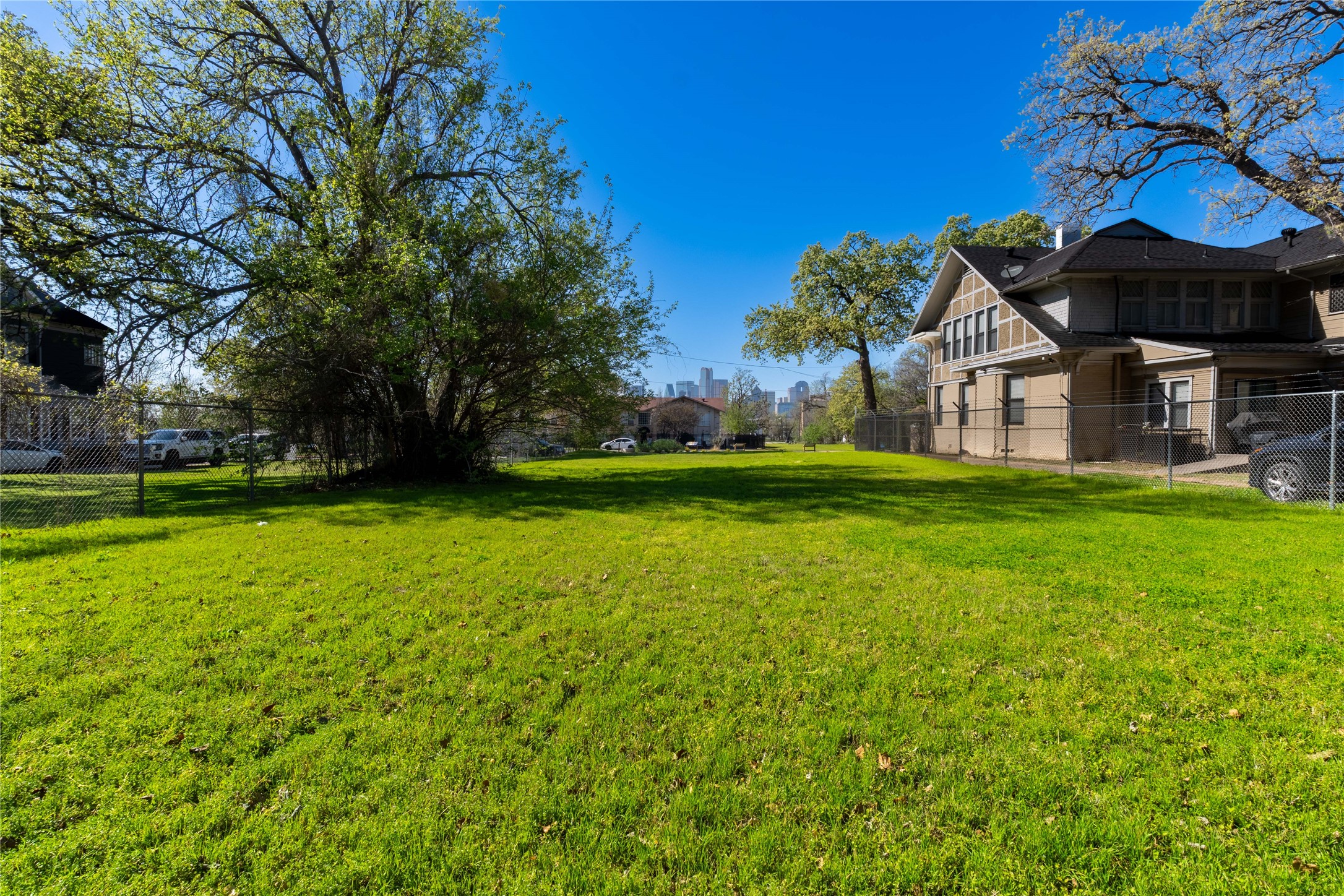 1830 Park Row Avenue