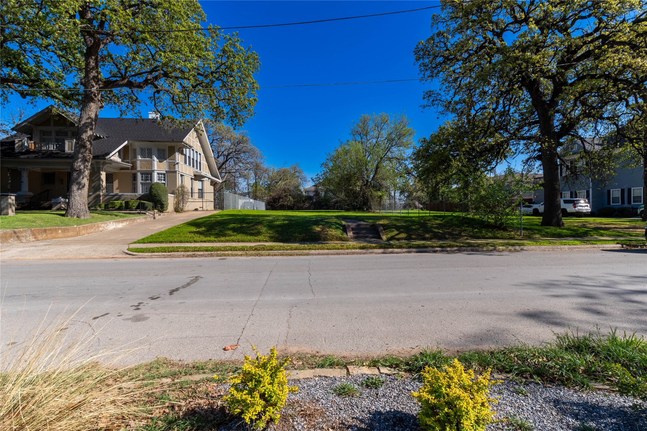 1830 Park Row Avenue