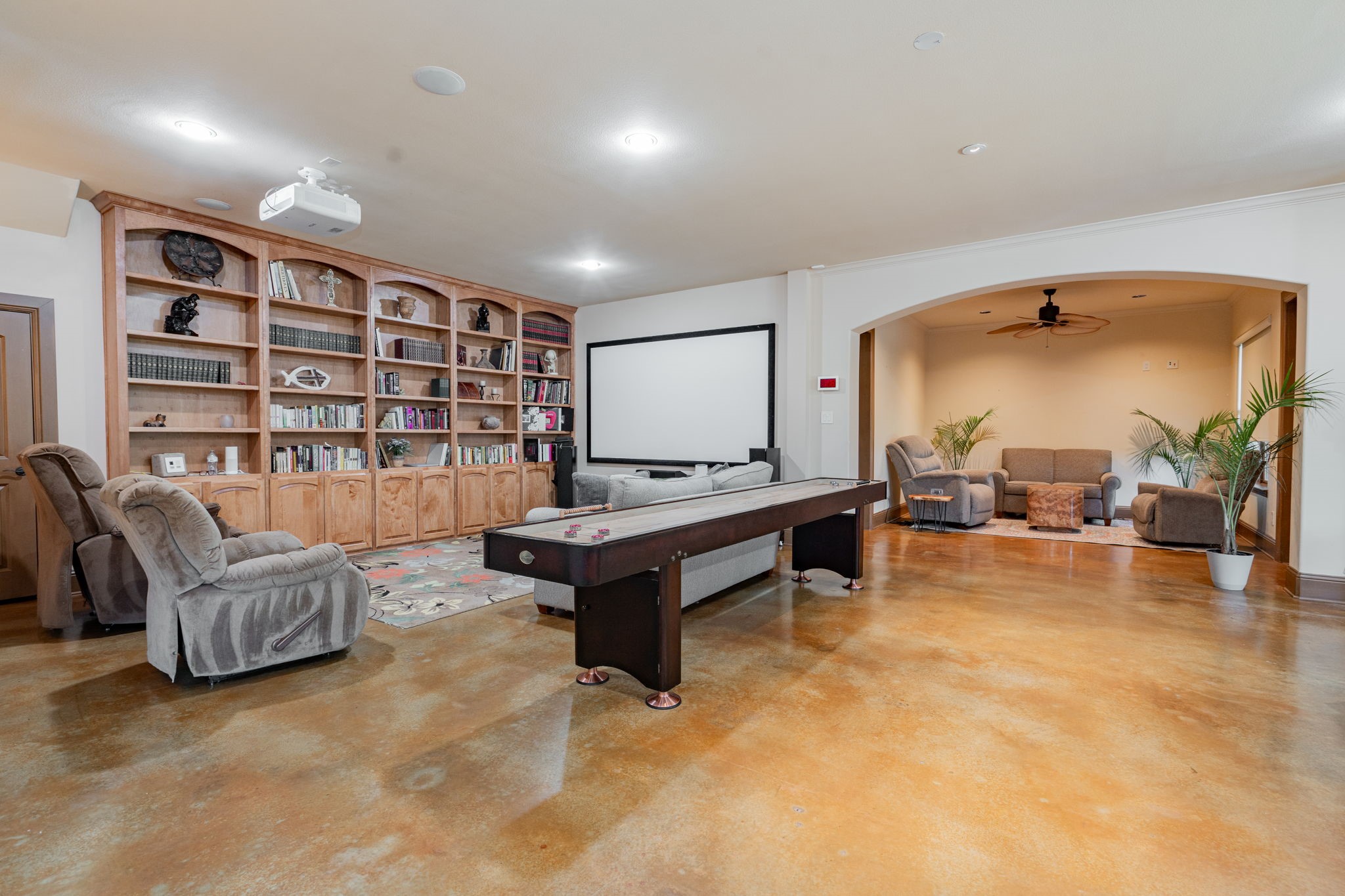 323 Kings Court
