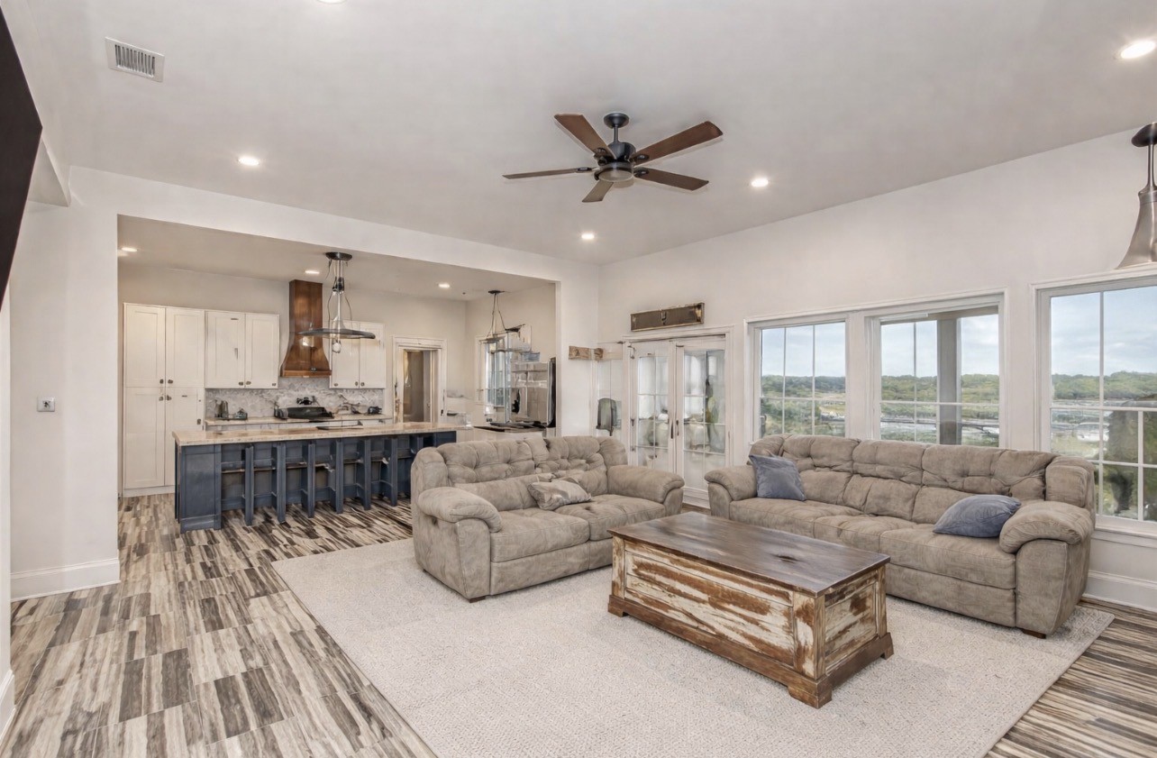 4886 County Road 1037
