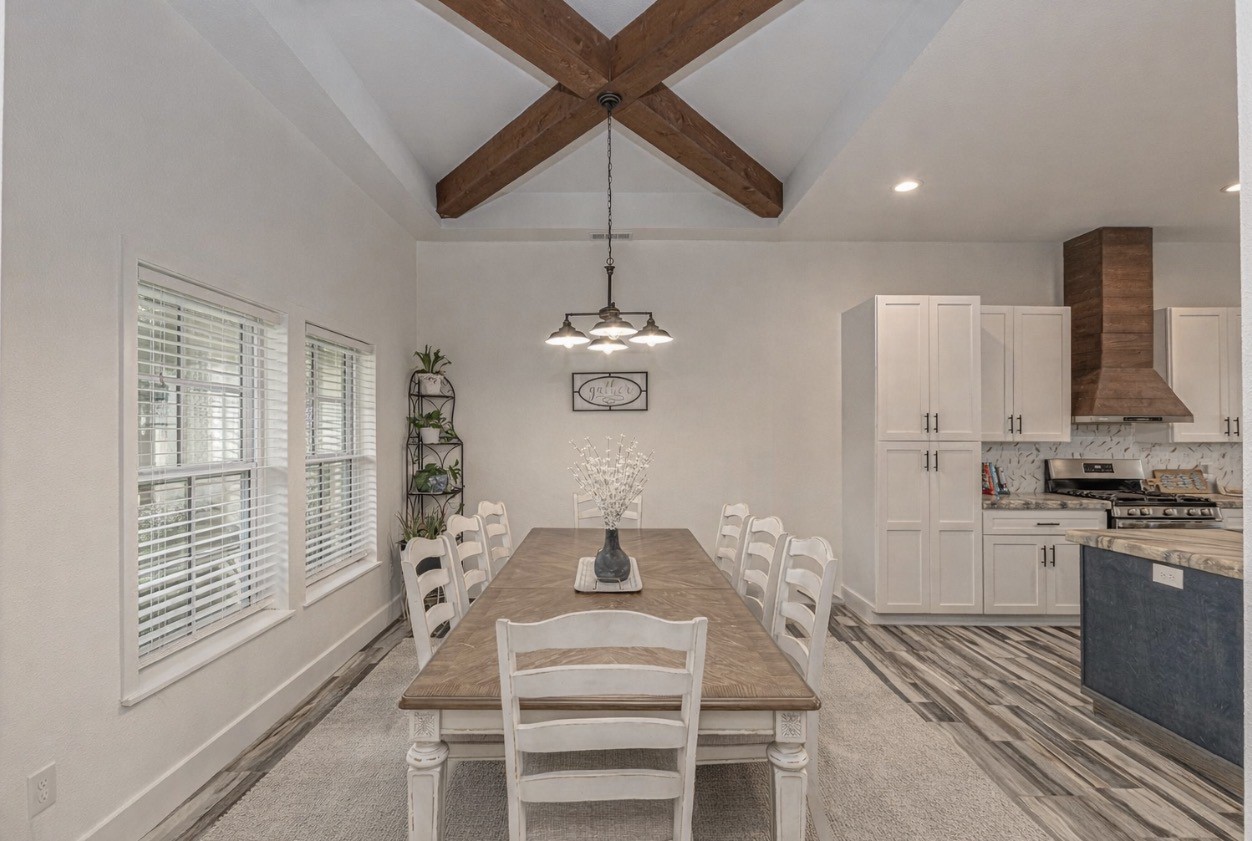 4886 County Road 1037
