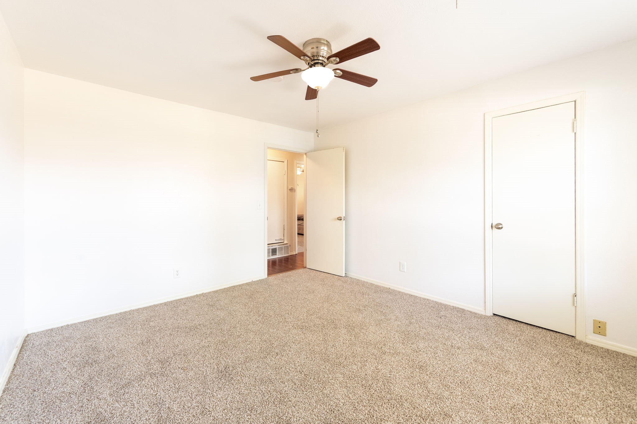1521 Glenwick Drive