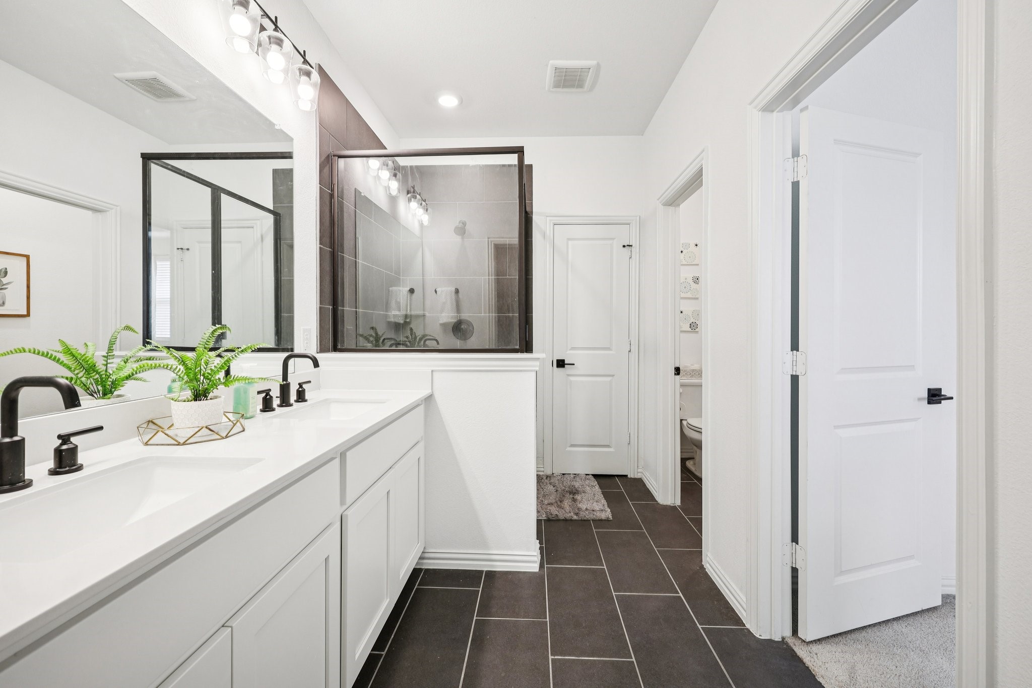 6201 Queens Path