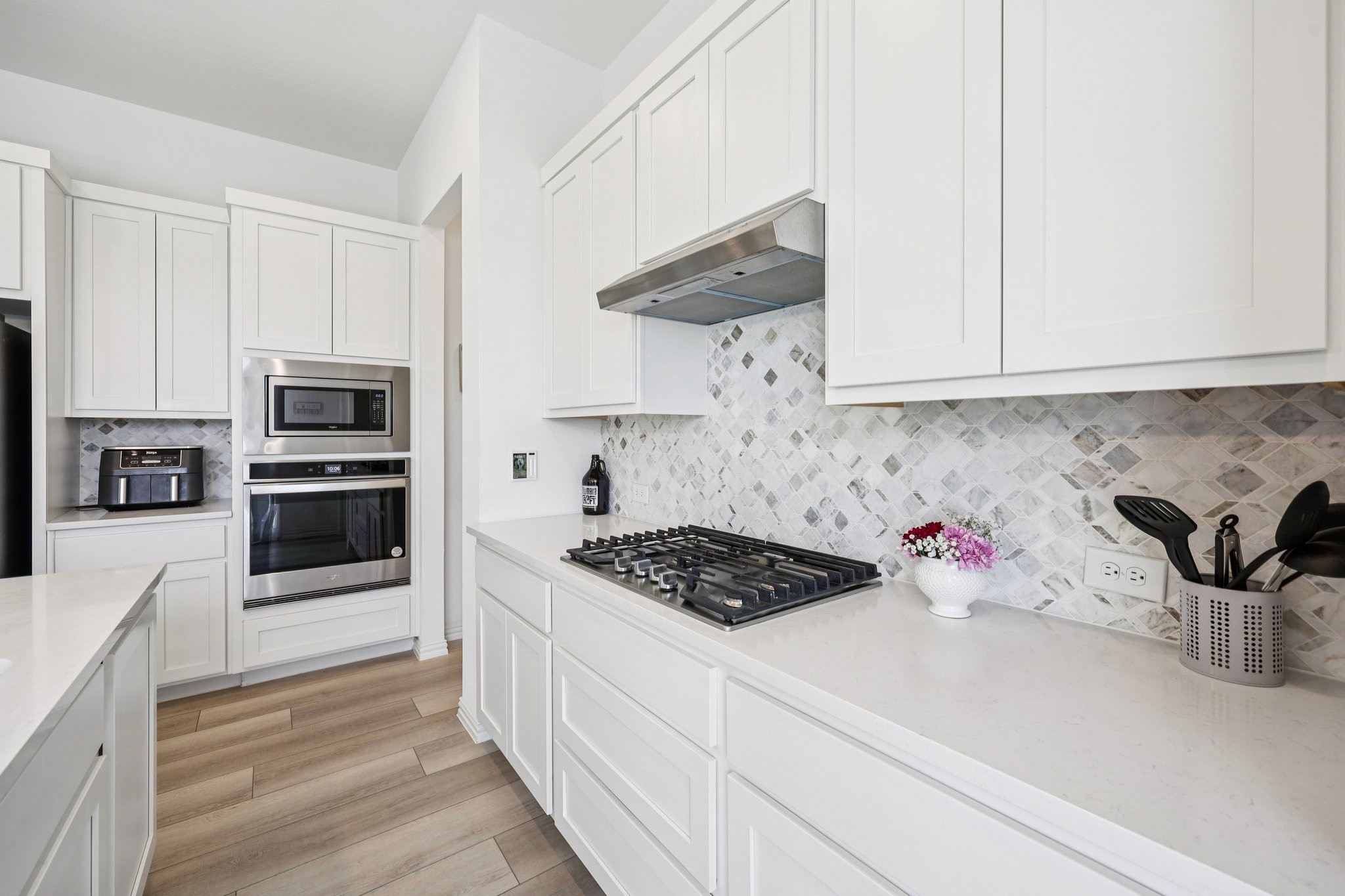 6201 Queens Path