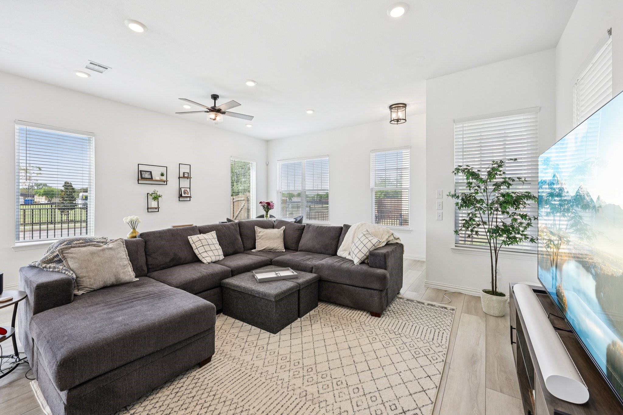 6201 Queens Path