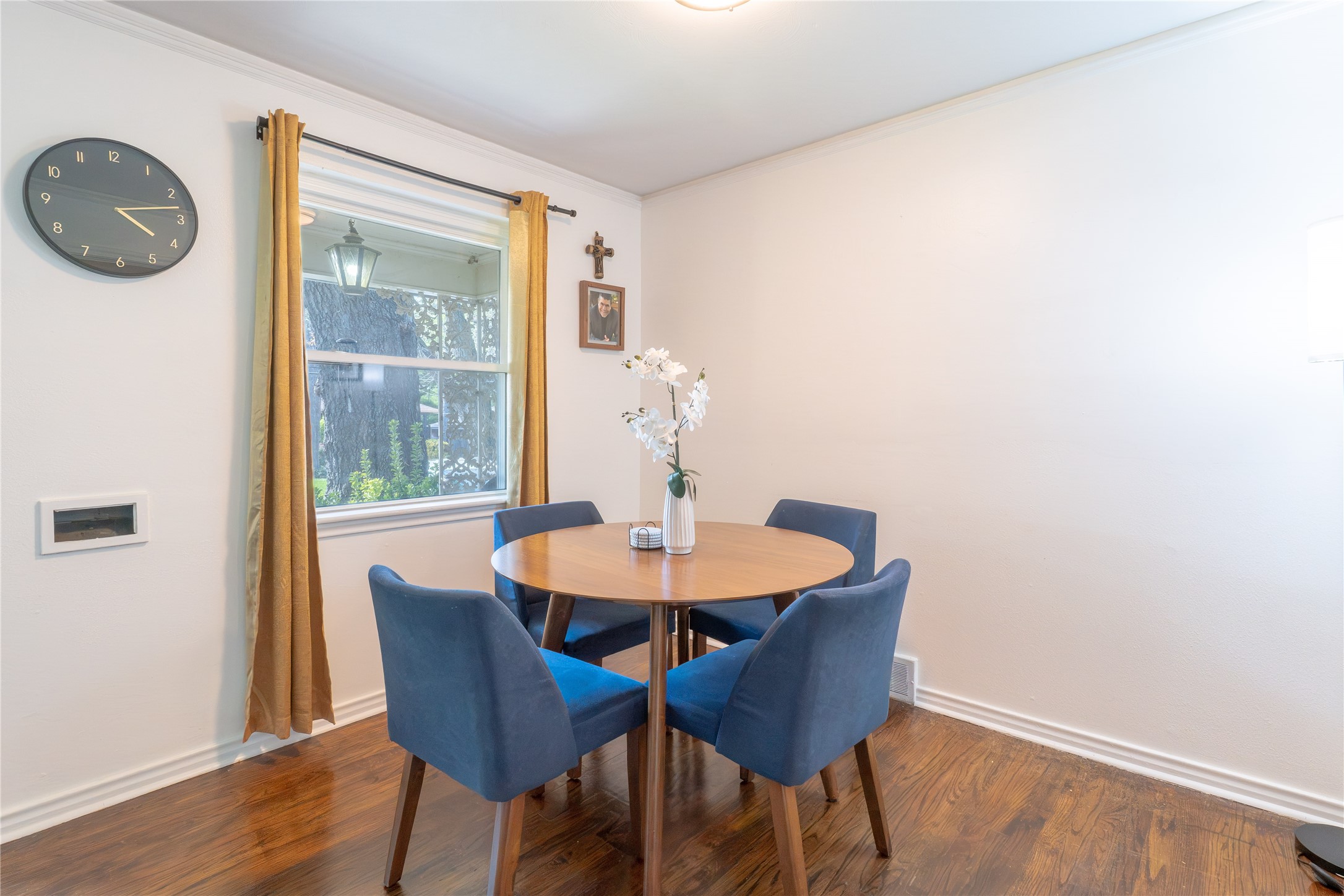 2422 Santa Cruz Drive