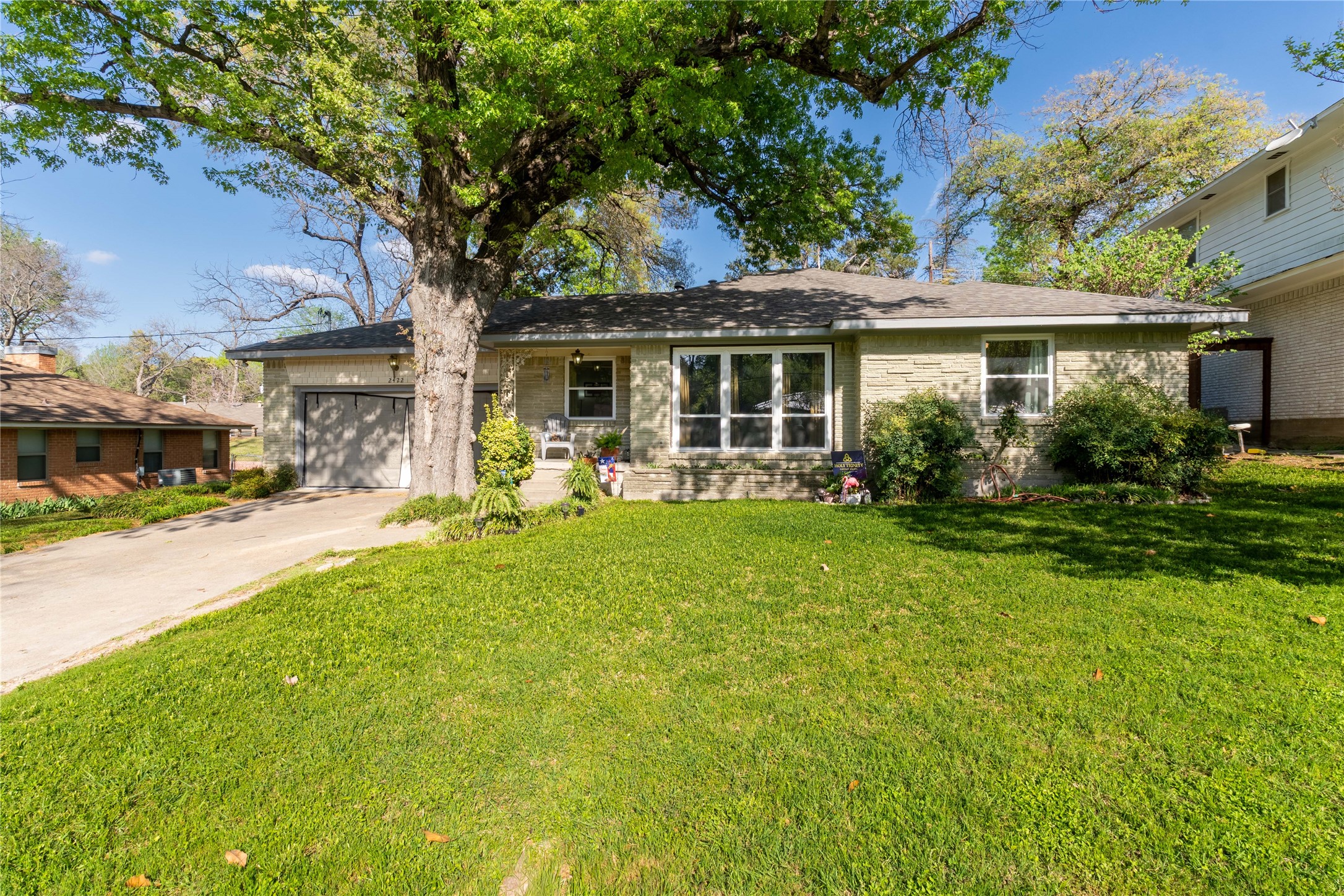 2422 Santa Cruz Drive