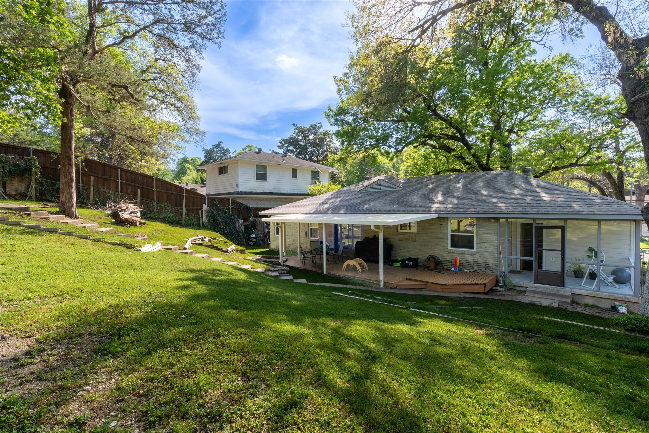 2422 Santa Cruz Drive