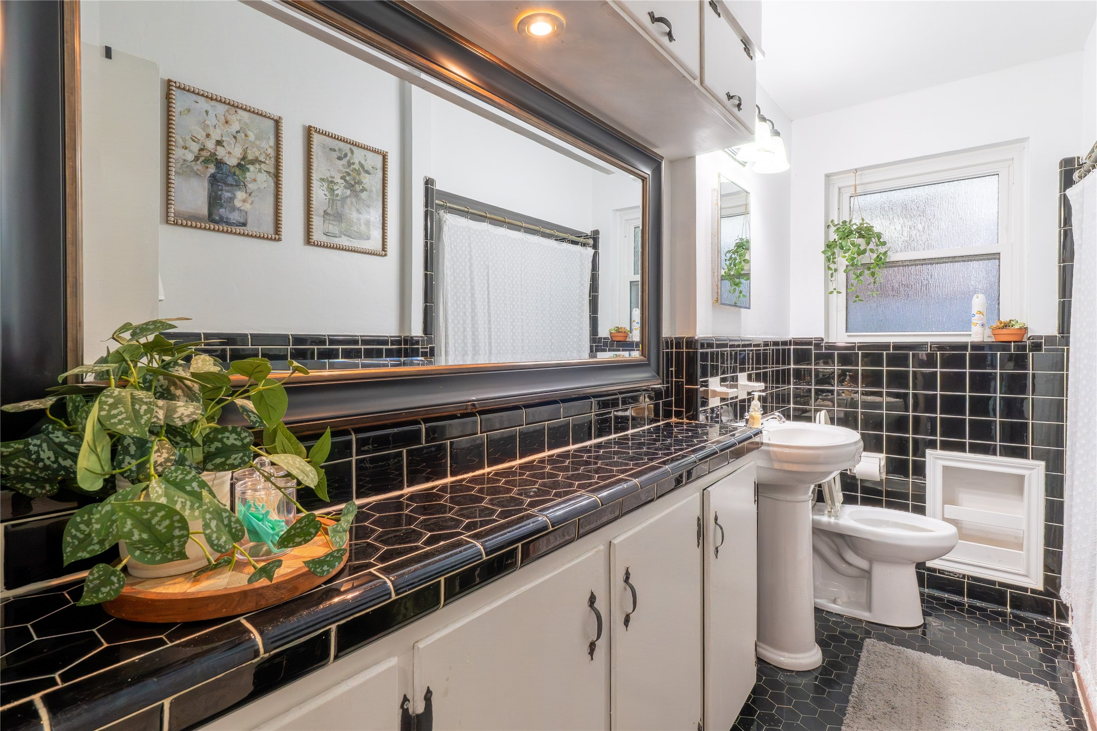 2422 Santa Cruz Drive